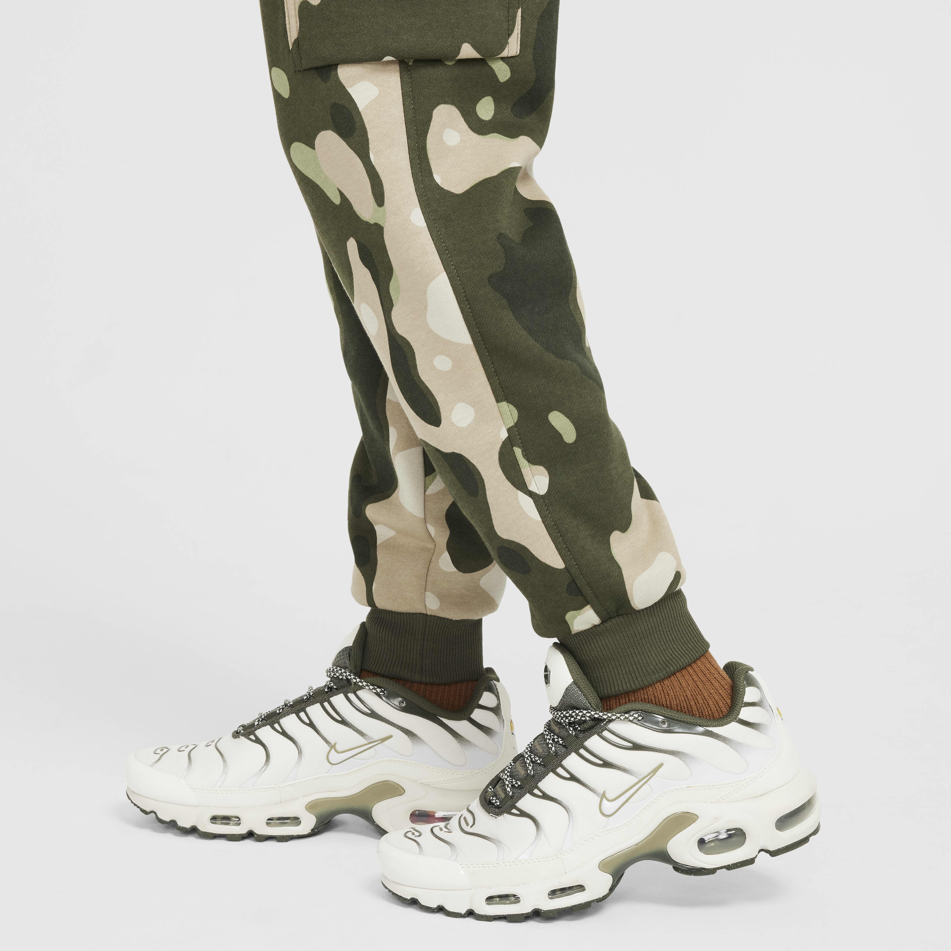Nike sportswear camo discount