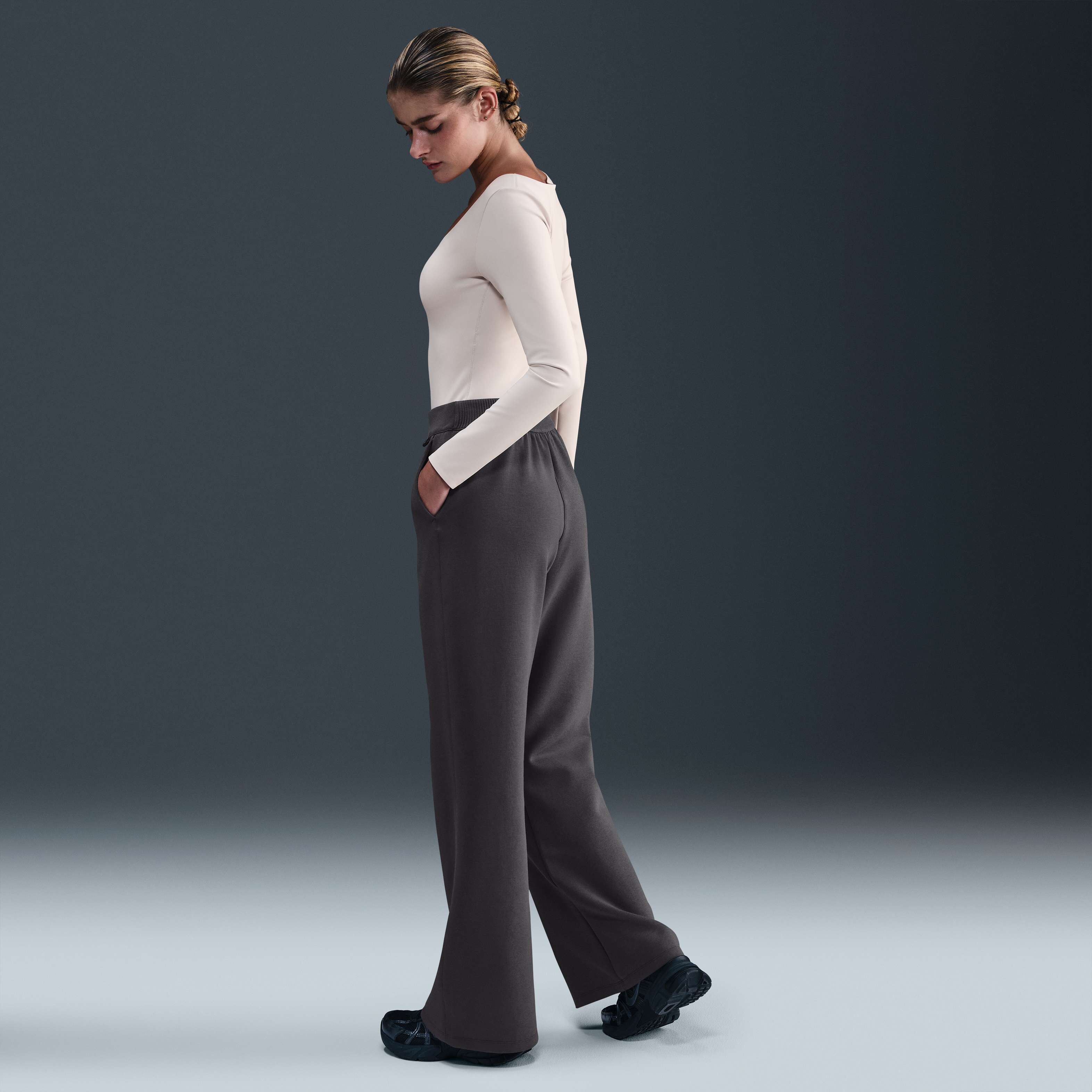 نايكي 24.7 امبوسبلي سوفت image number 3