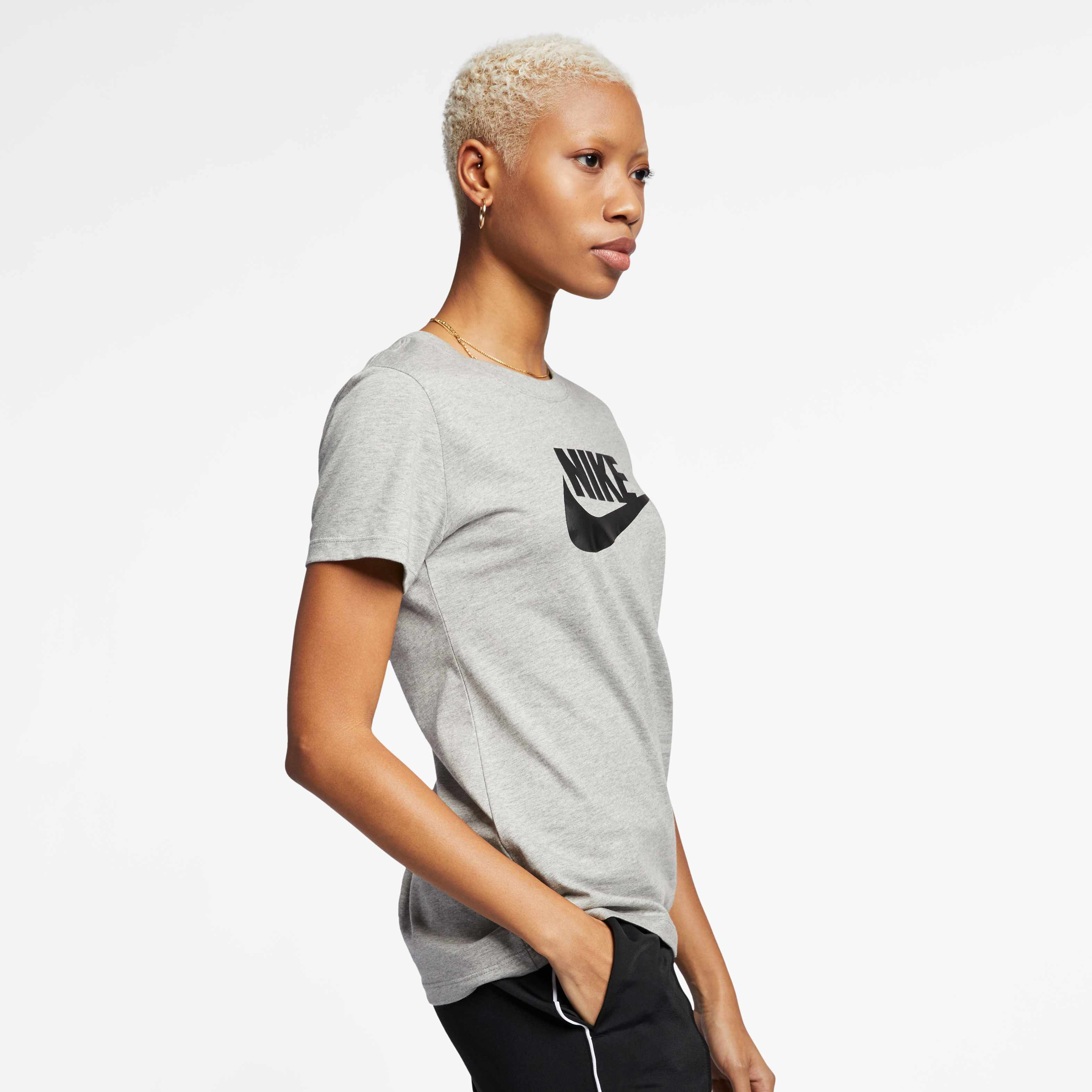 Nike Sportswear Essential image number 3