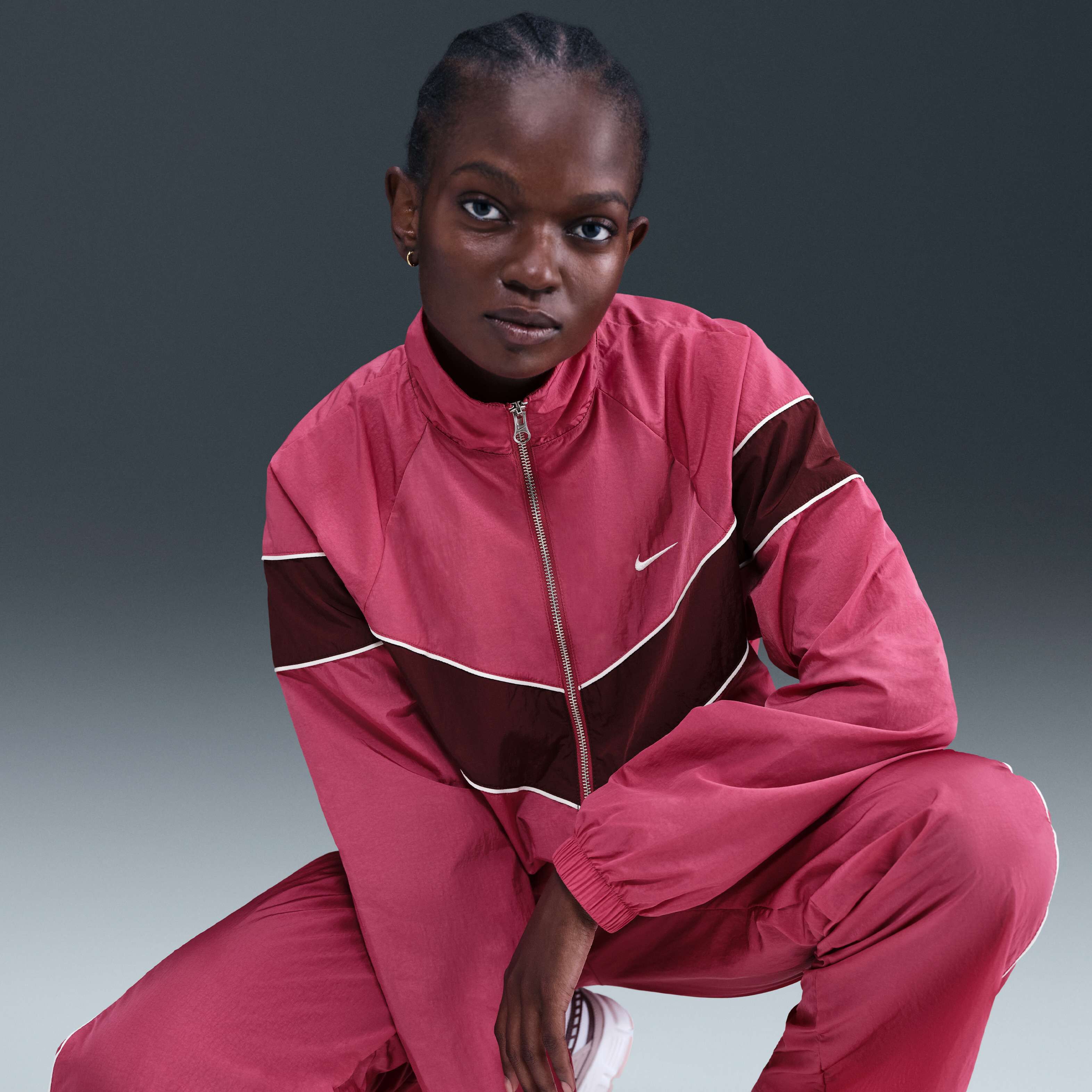 نايكي ويندرانر image number 2