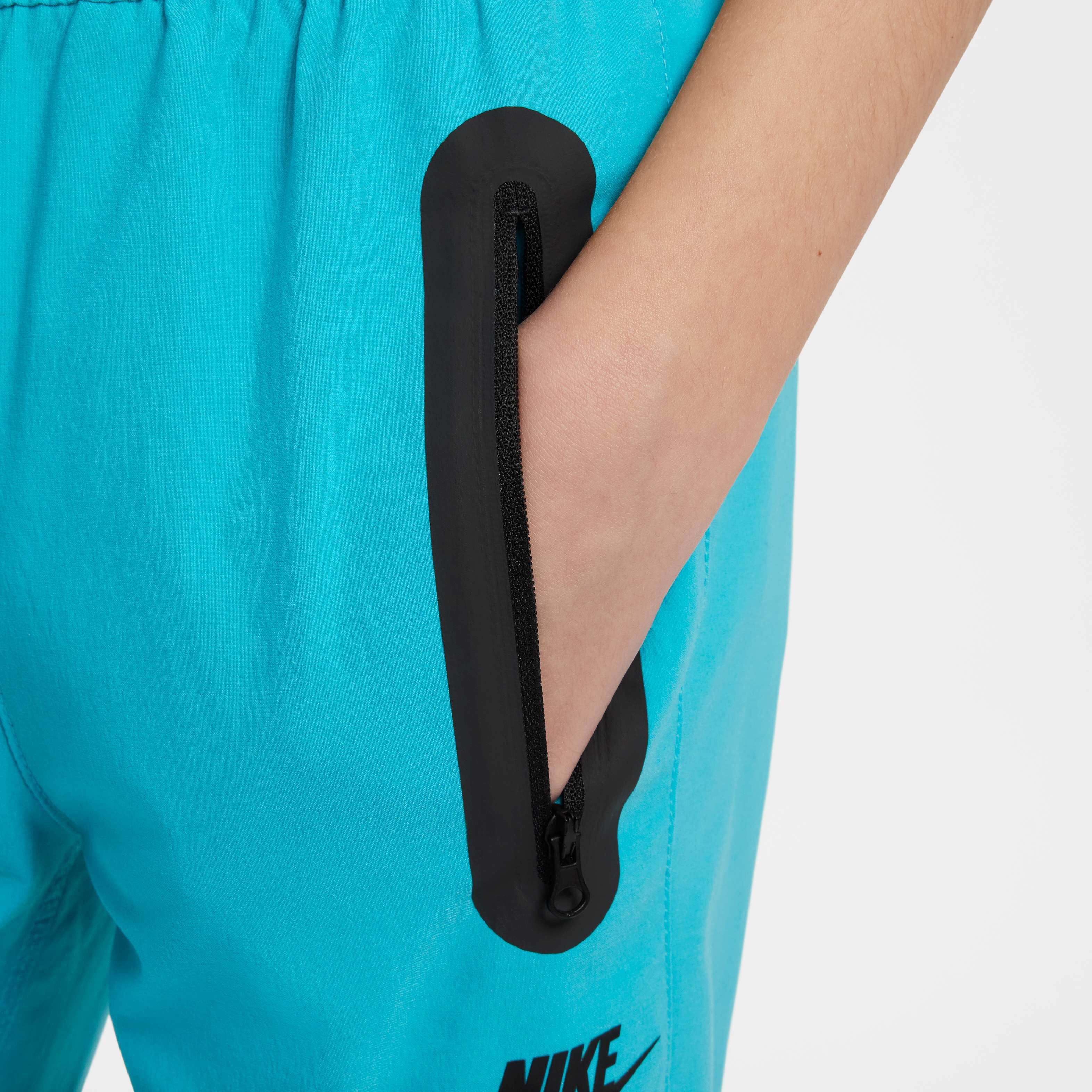 نايكي تك image number 3