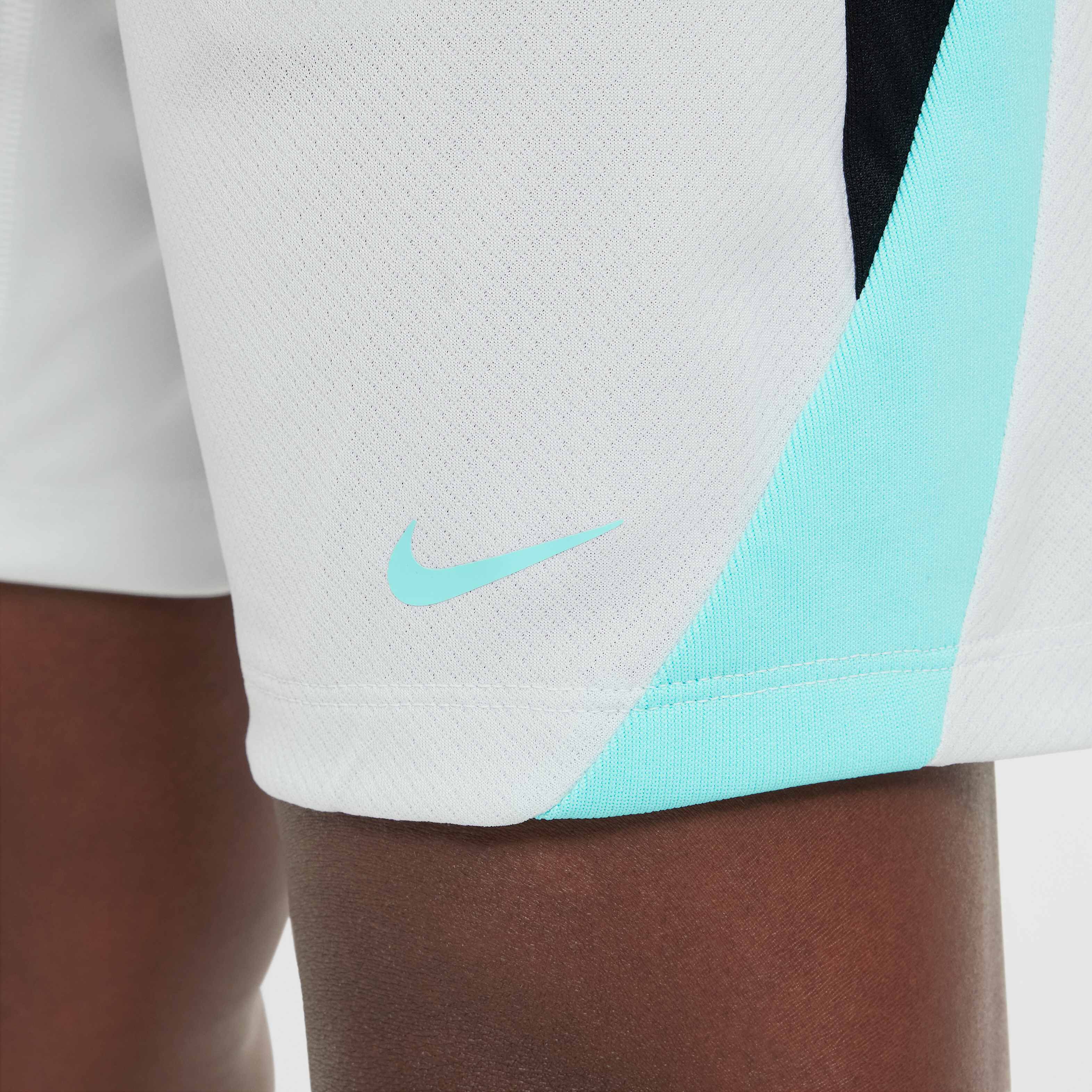 Nike Dri-FIT Strike image number 5