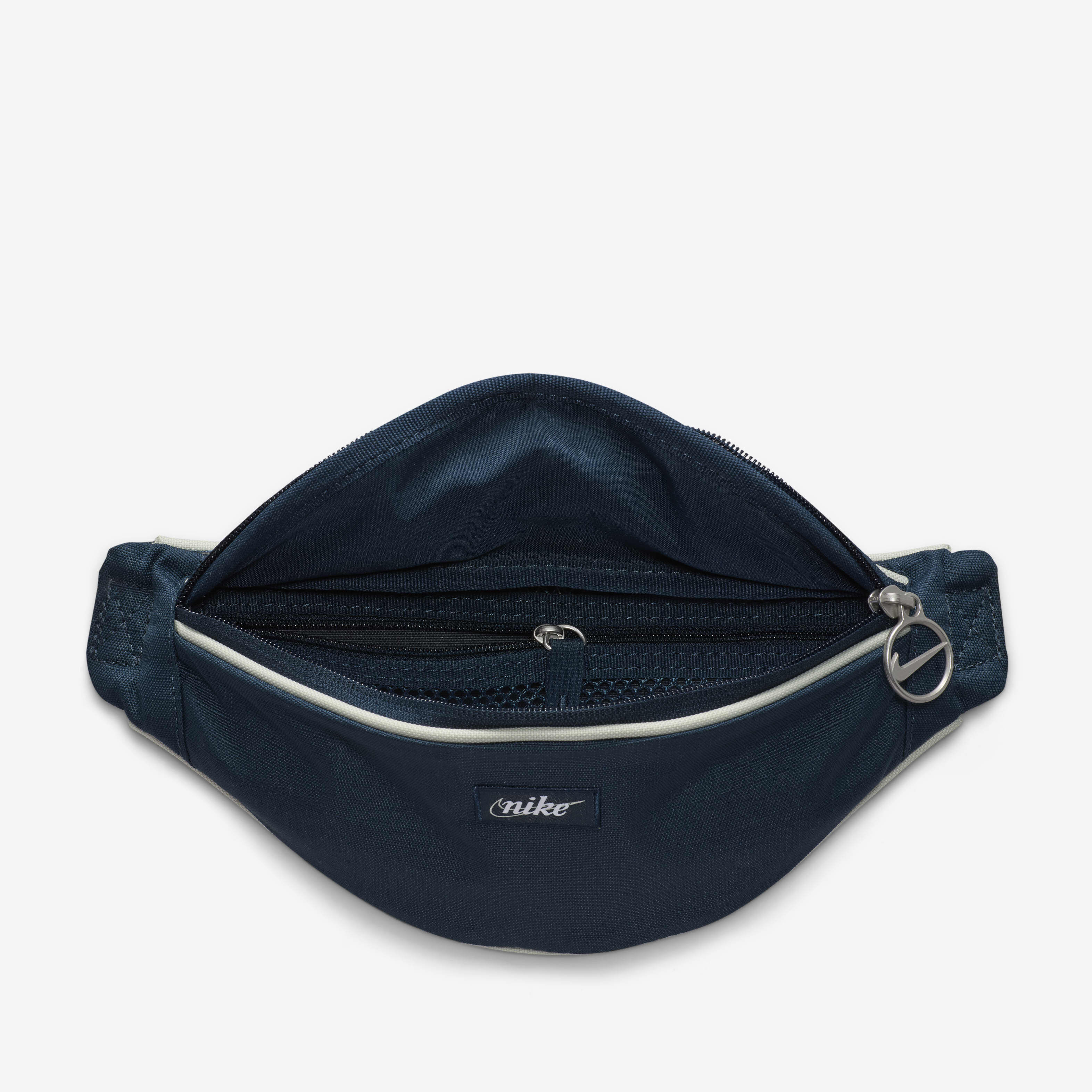 Nike Heritage image number 4