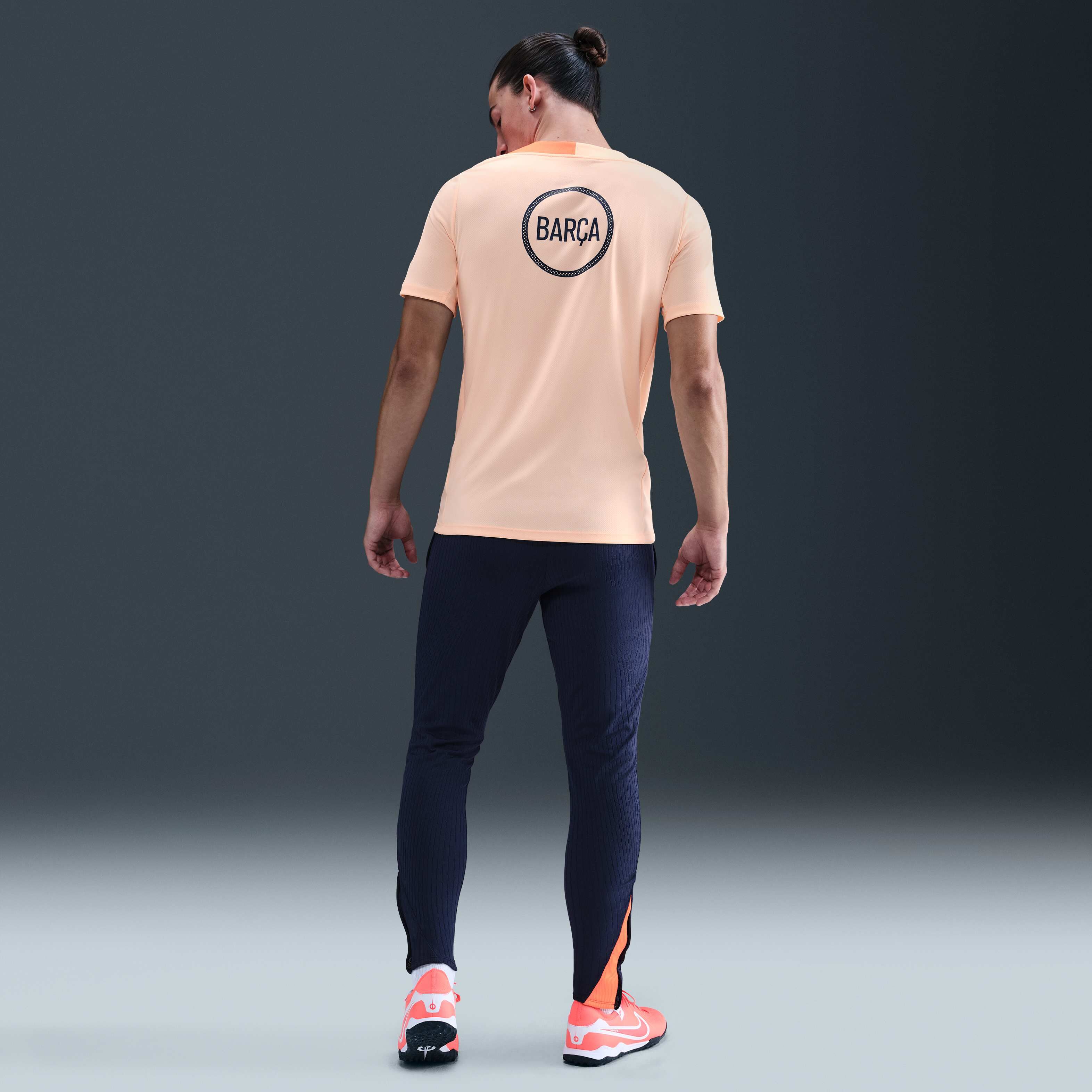 برشلونة سترايك البديل image number 4