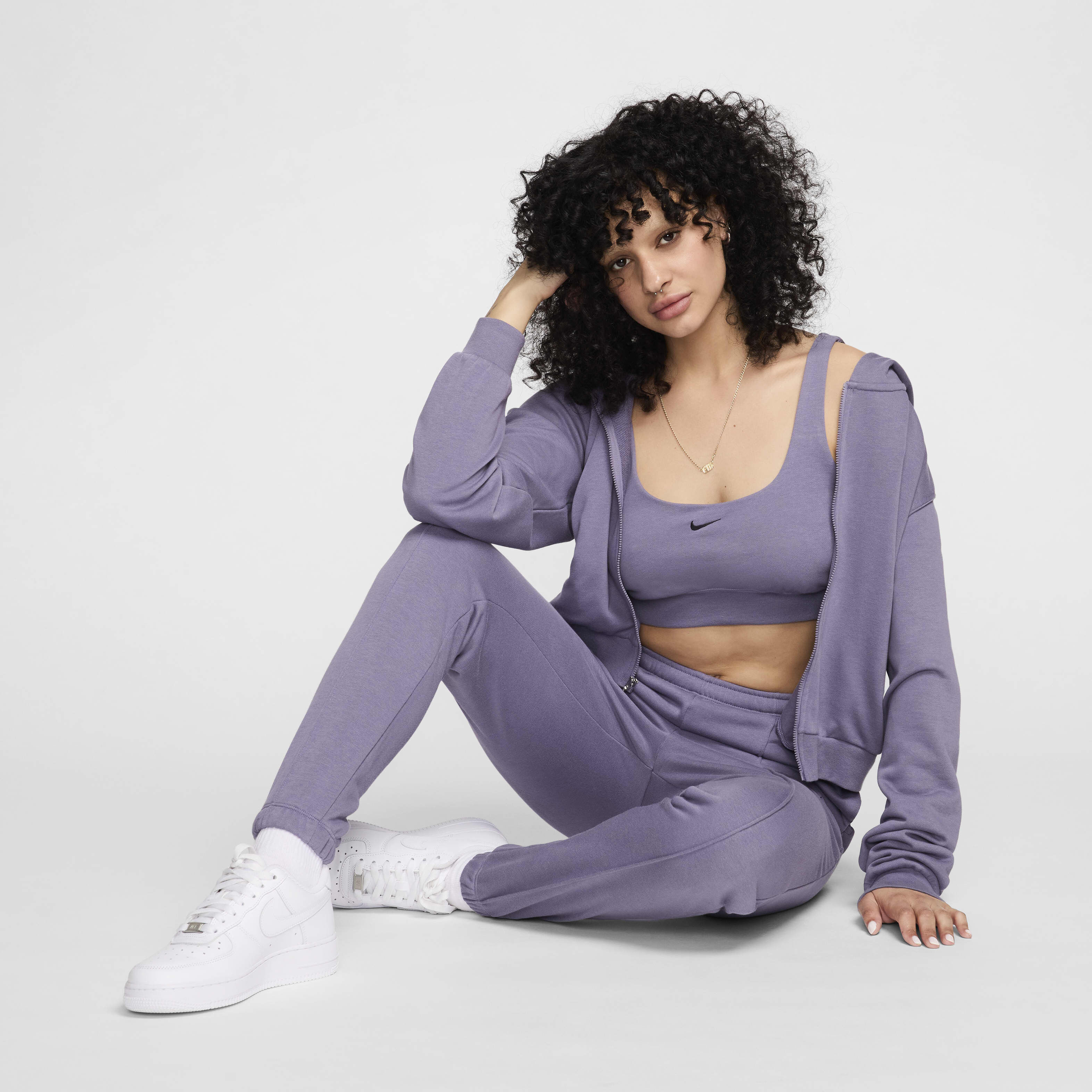 نايكي سبورتسوير تشيل تيري image number 4