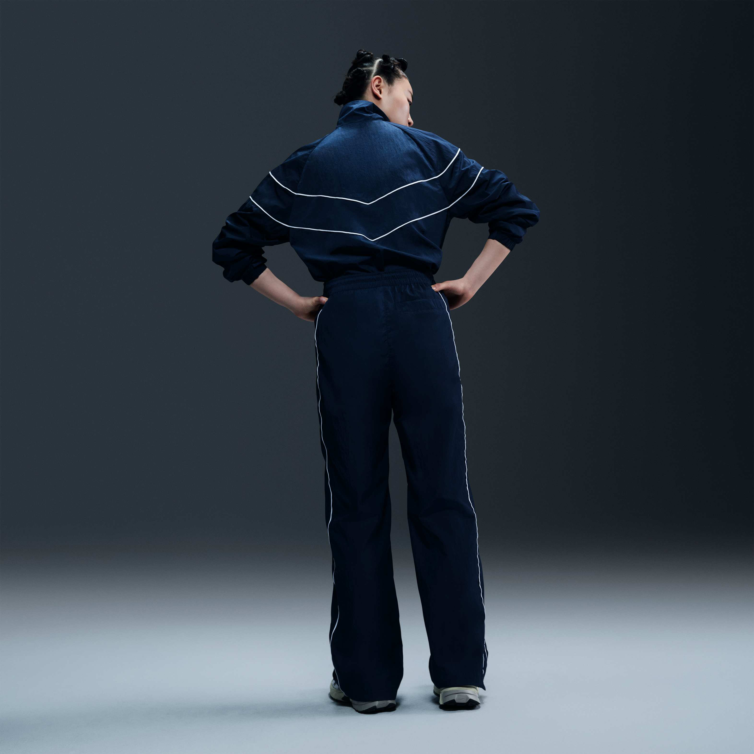 نايكي ويندرانر image number 4