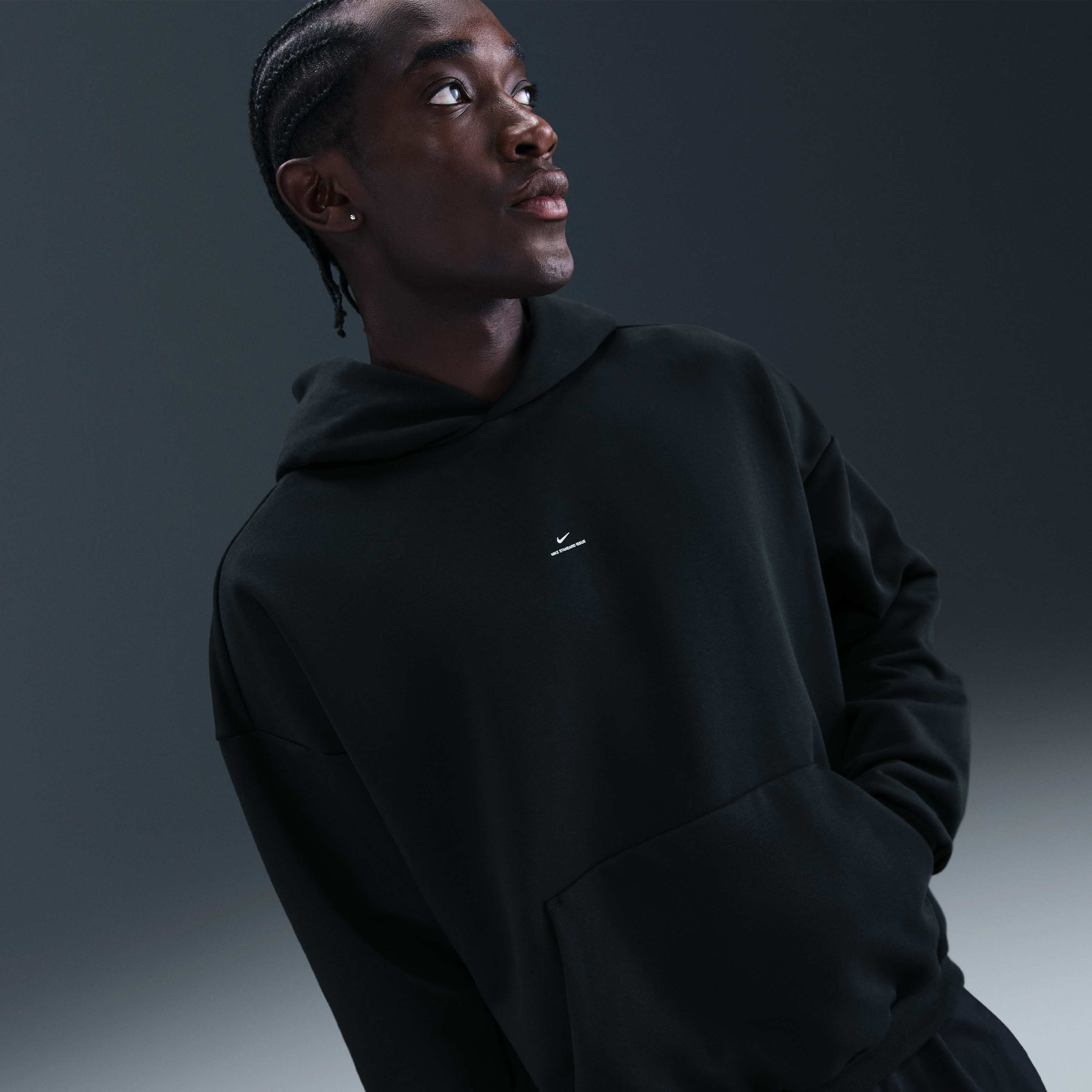 Nike Standard Issue image number 0