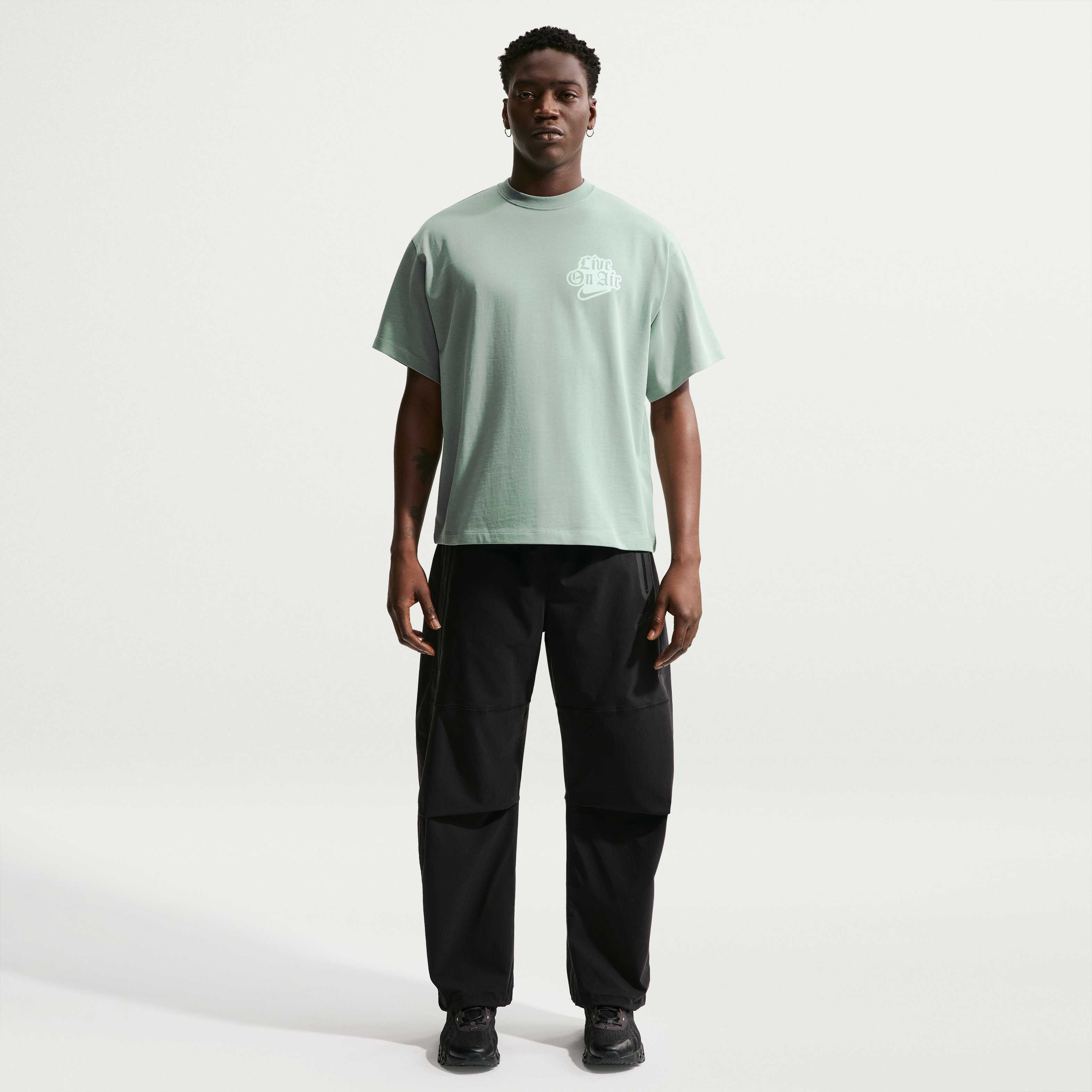 Nike Solo Swoosh image number 3