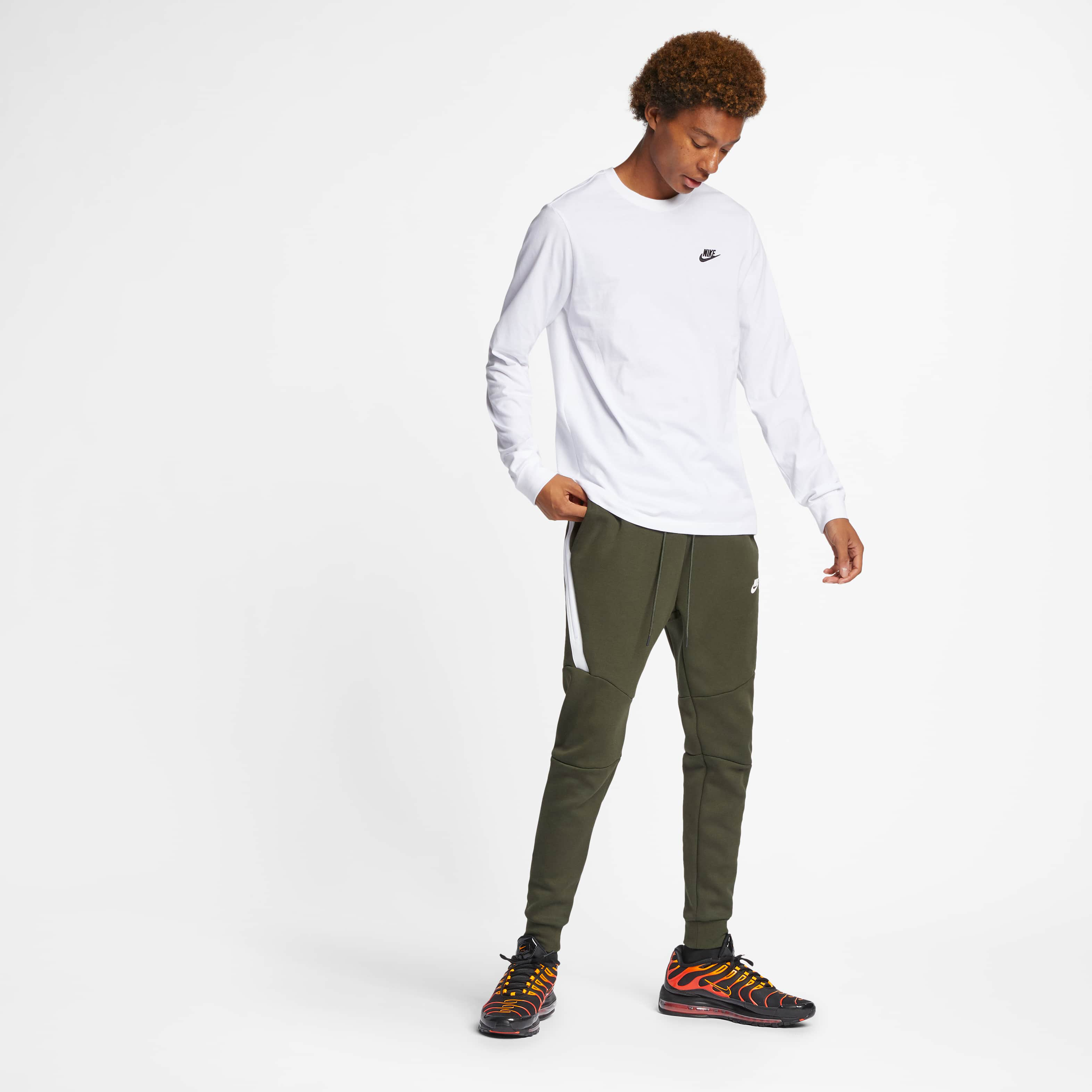 Nike Sportswear Club image number 3