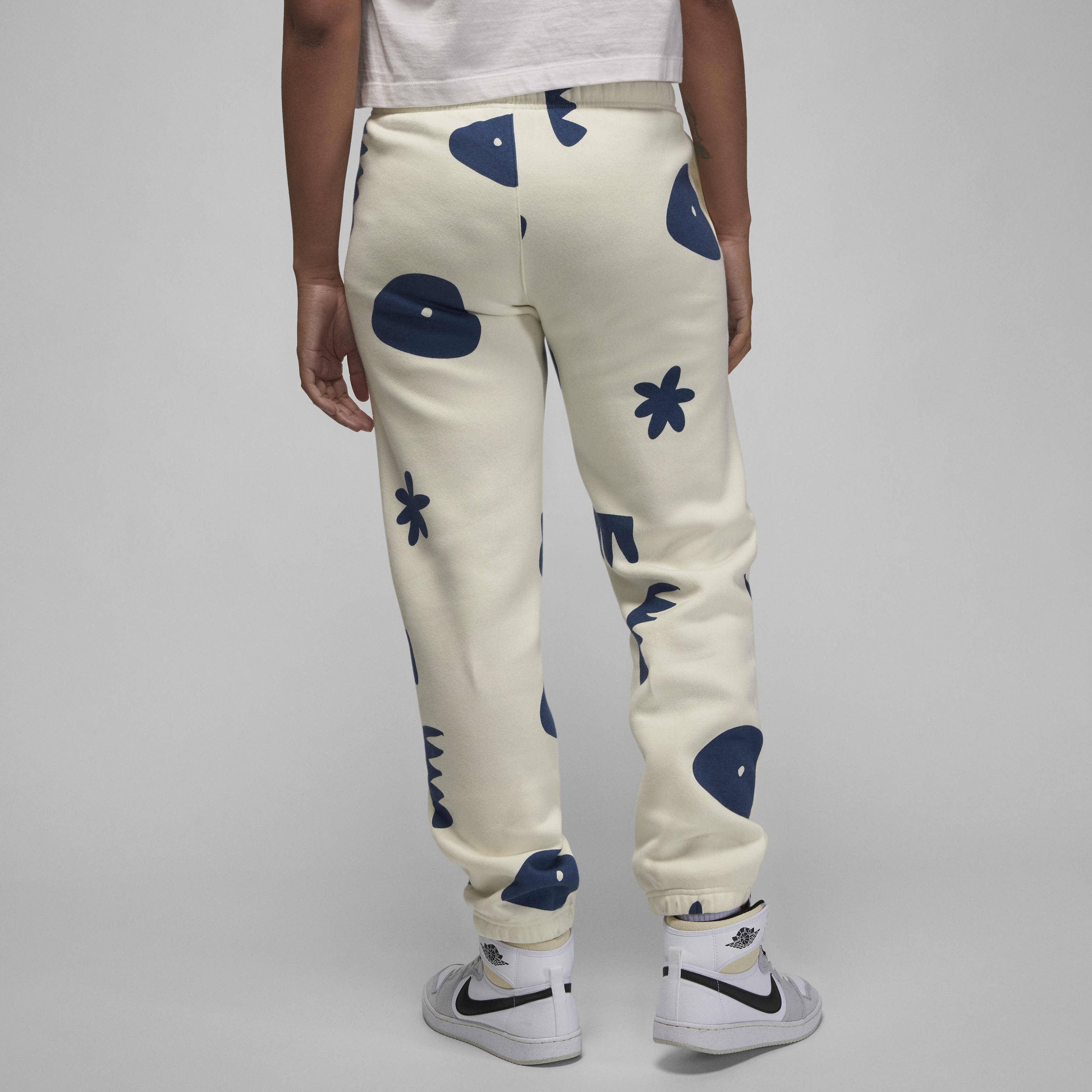 Jordan Artist Series by Mia Lee image number 1