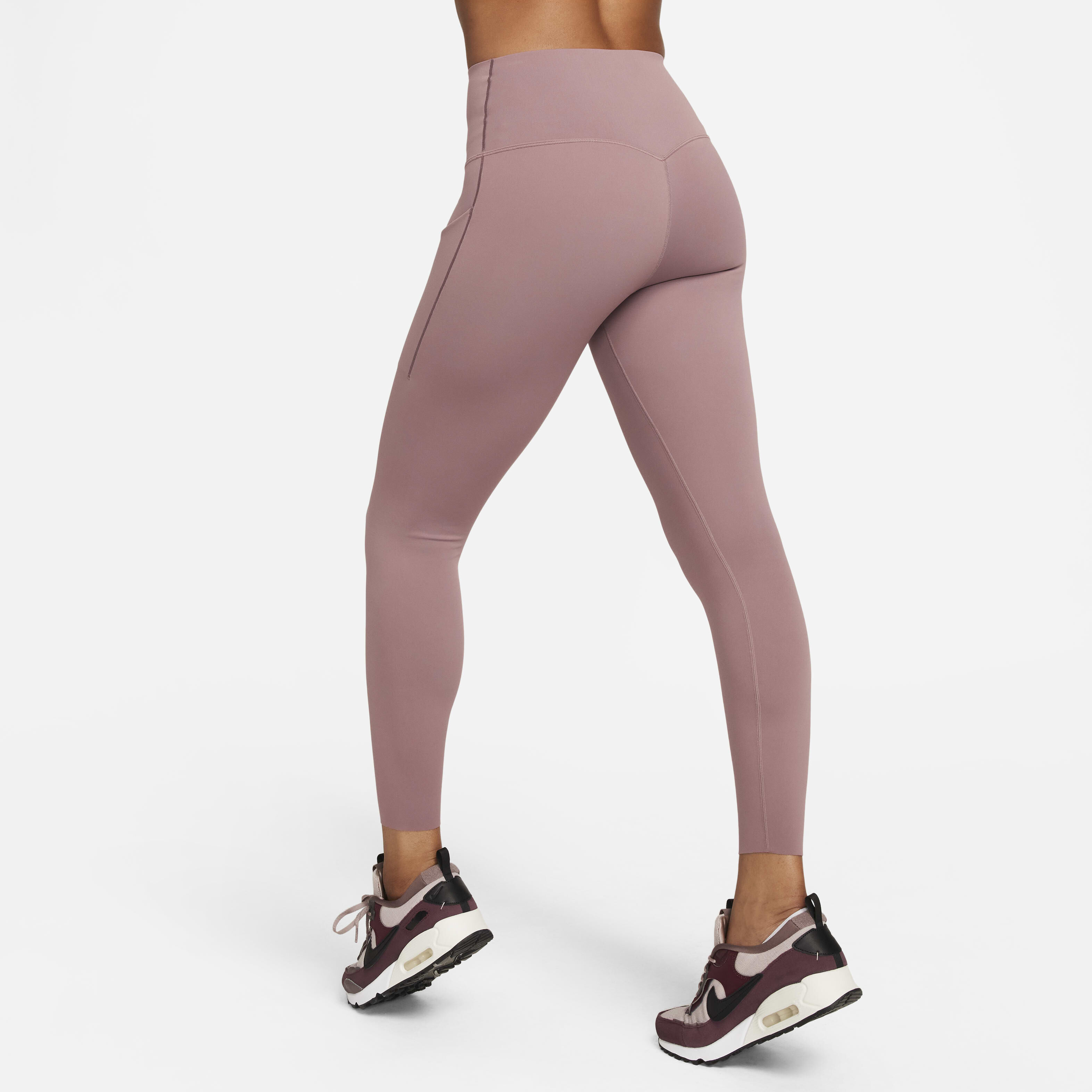 Nike Universa image number 1