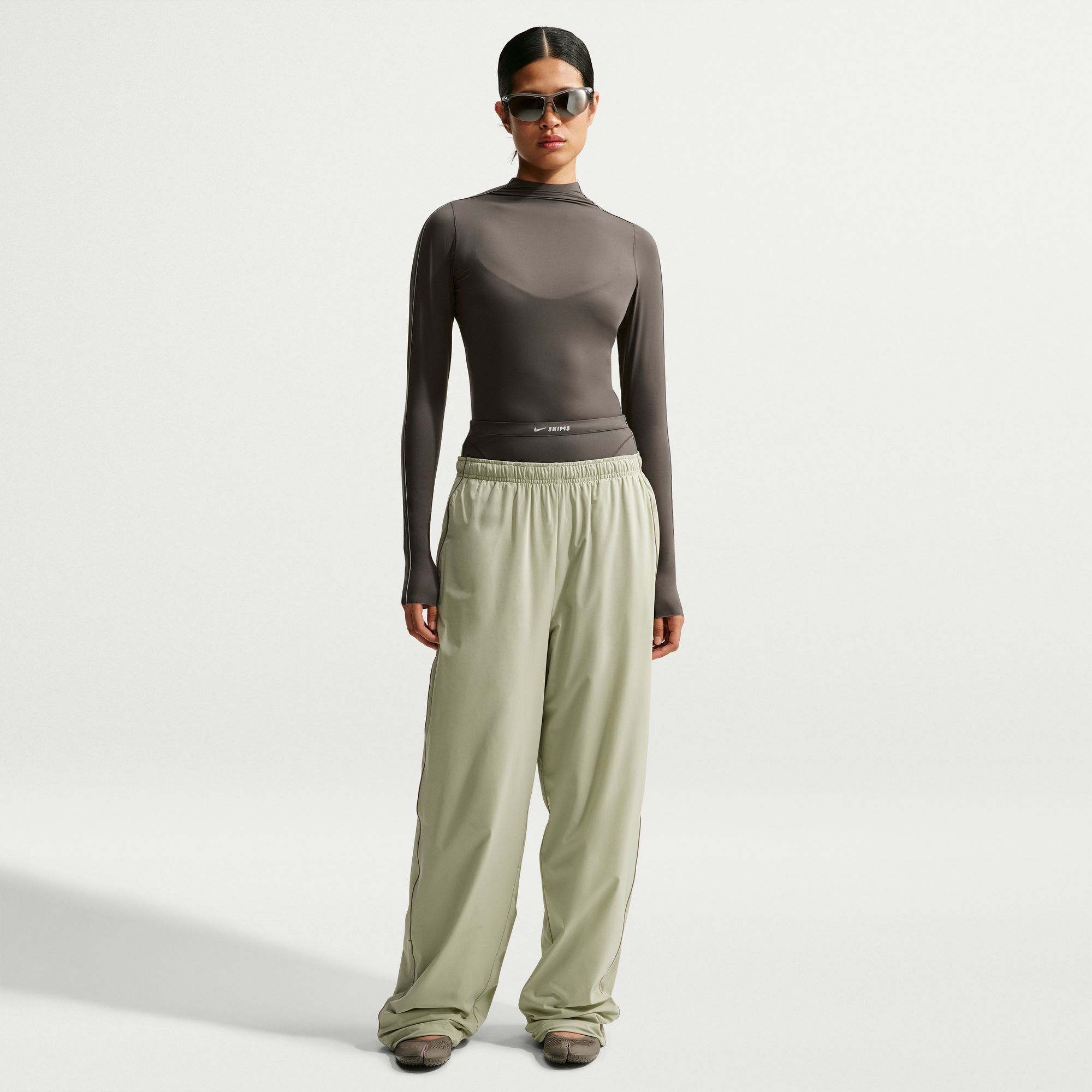 NikeSKIMS Weightless image number 0