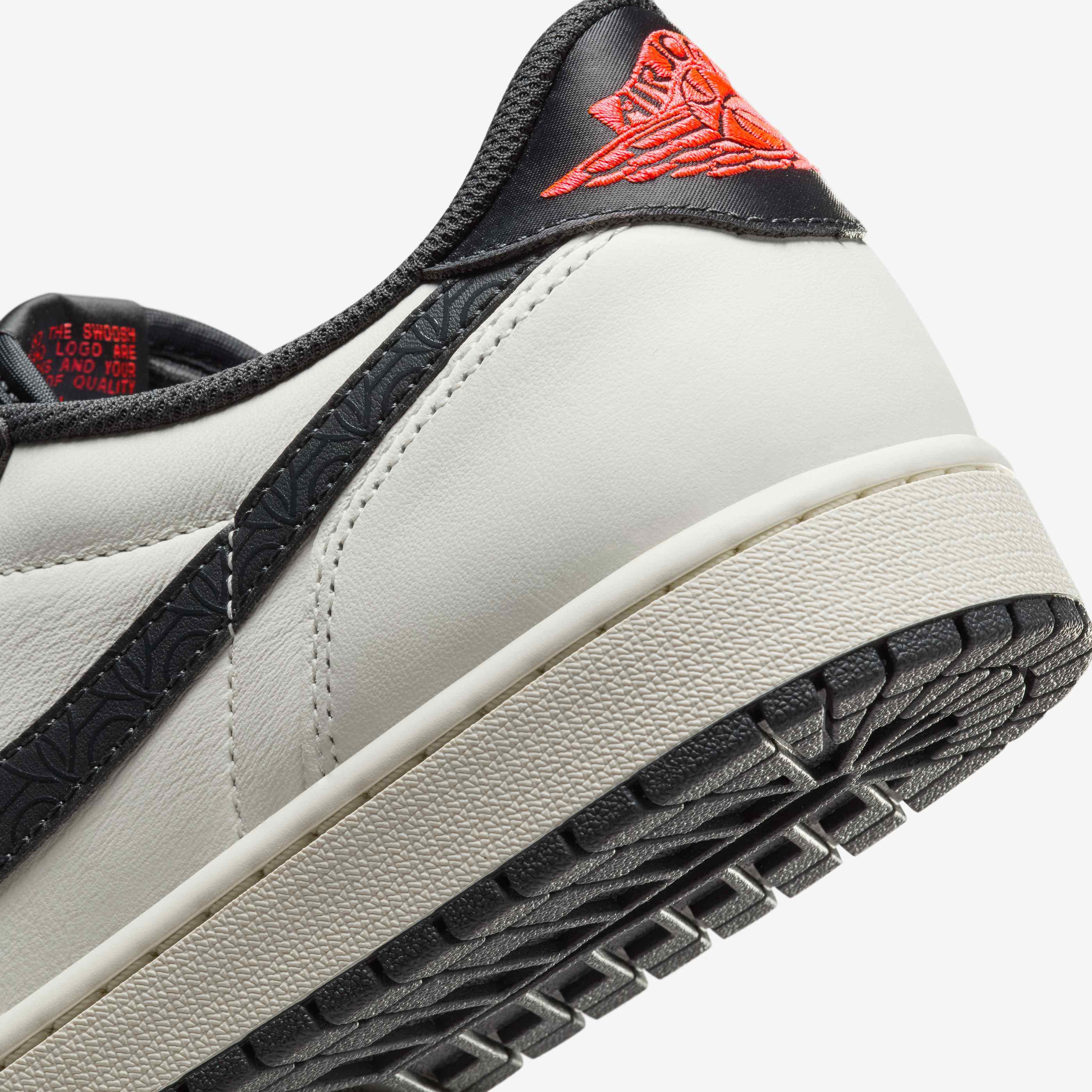 Air Jordan 1 Retro Low Paris Saint-Germain image number 7