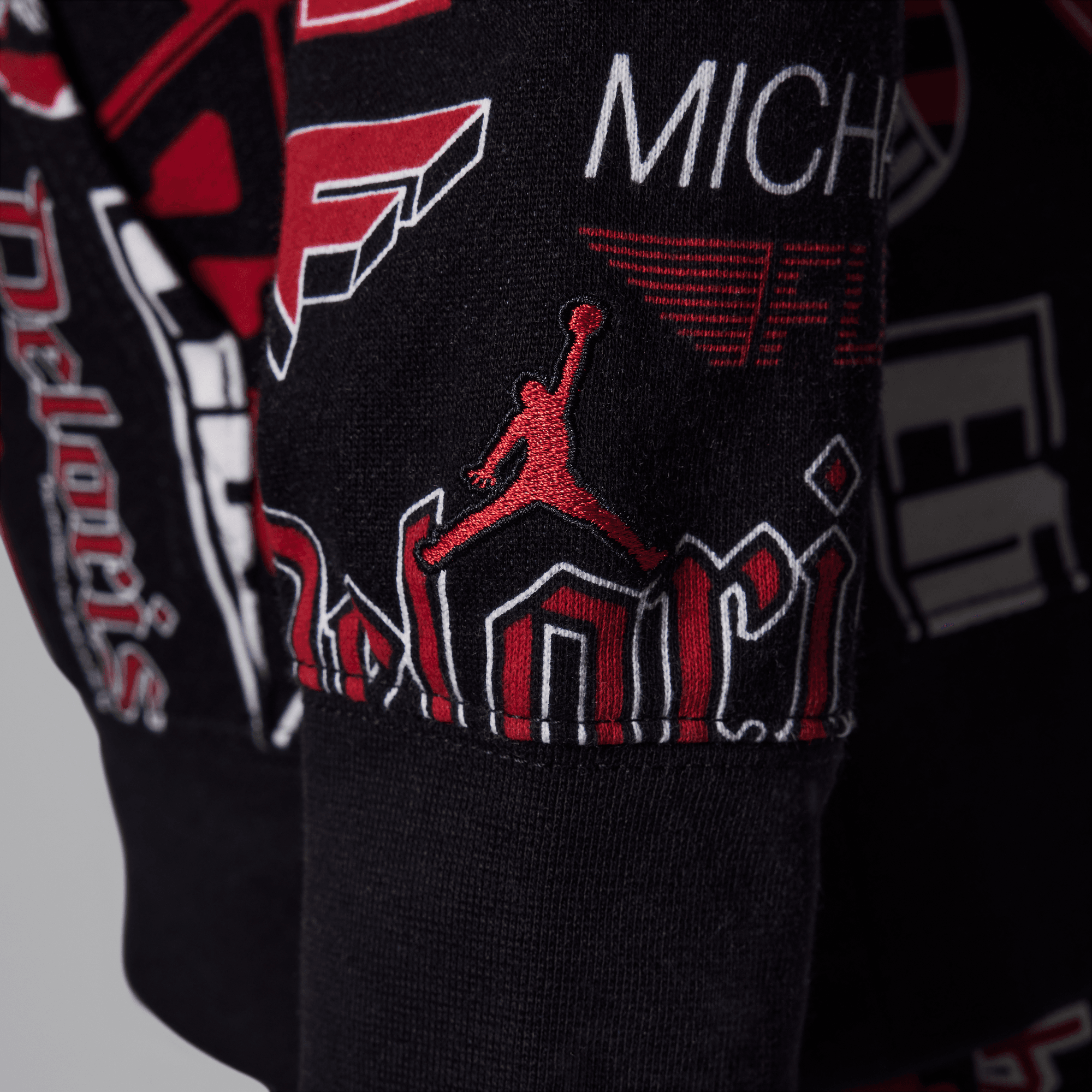 Jordan Essentials image number 4