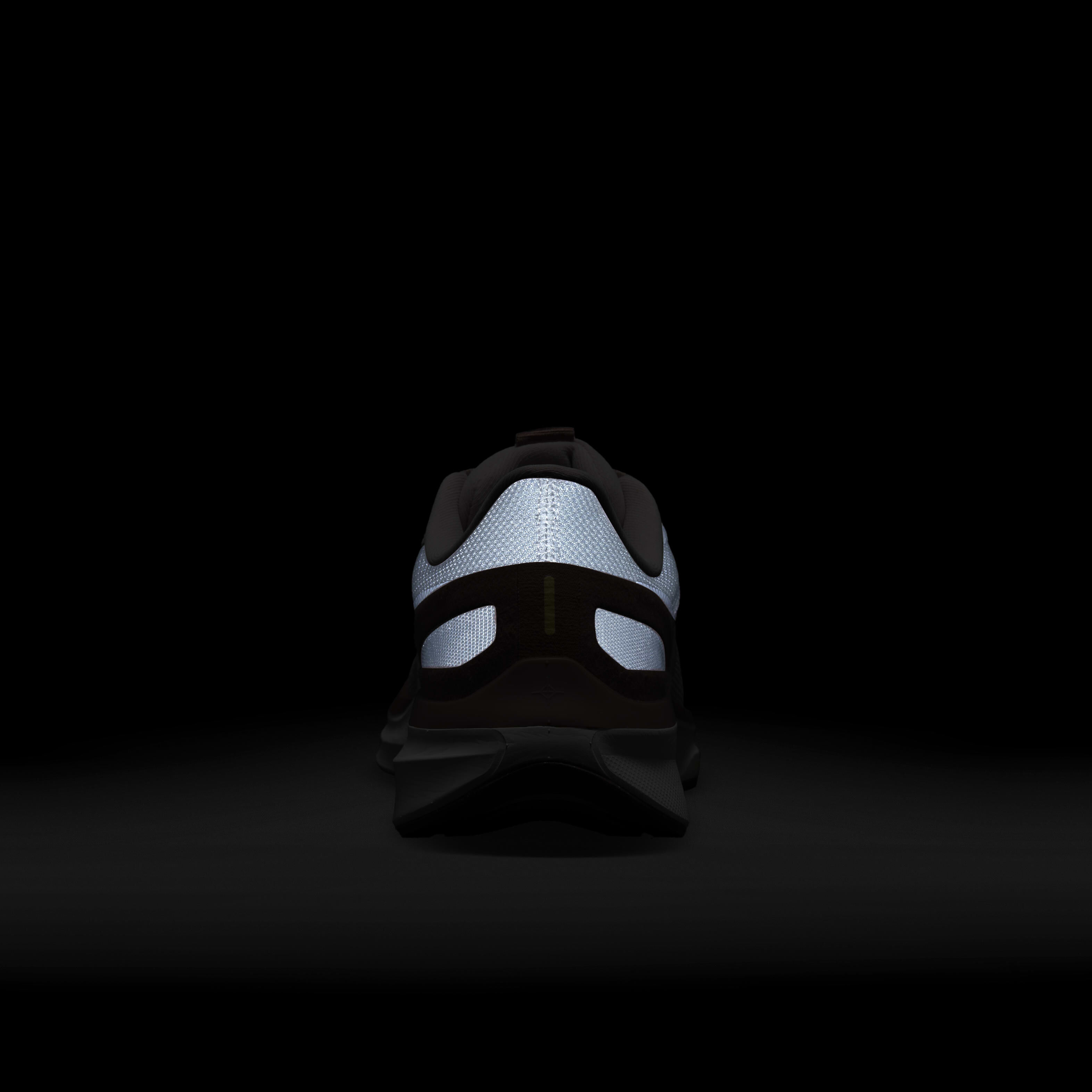Nike Structure 25 image number 9