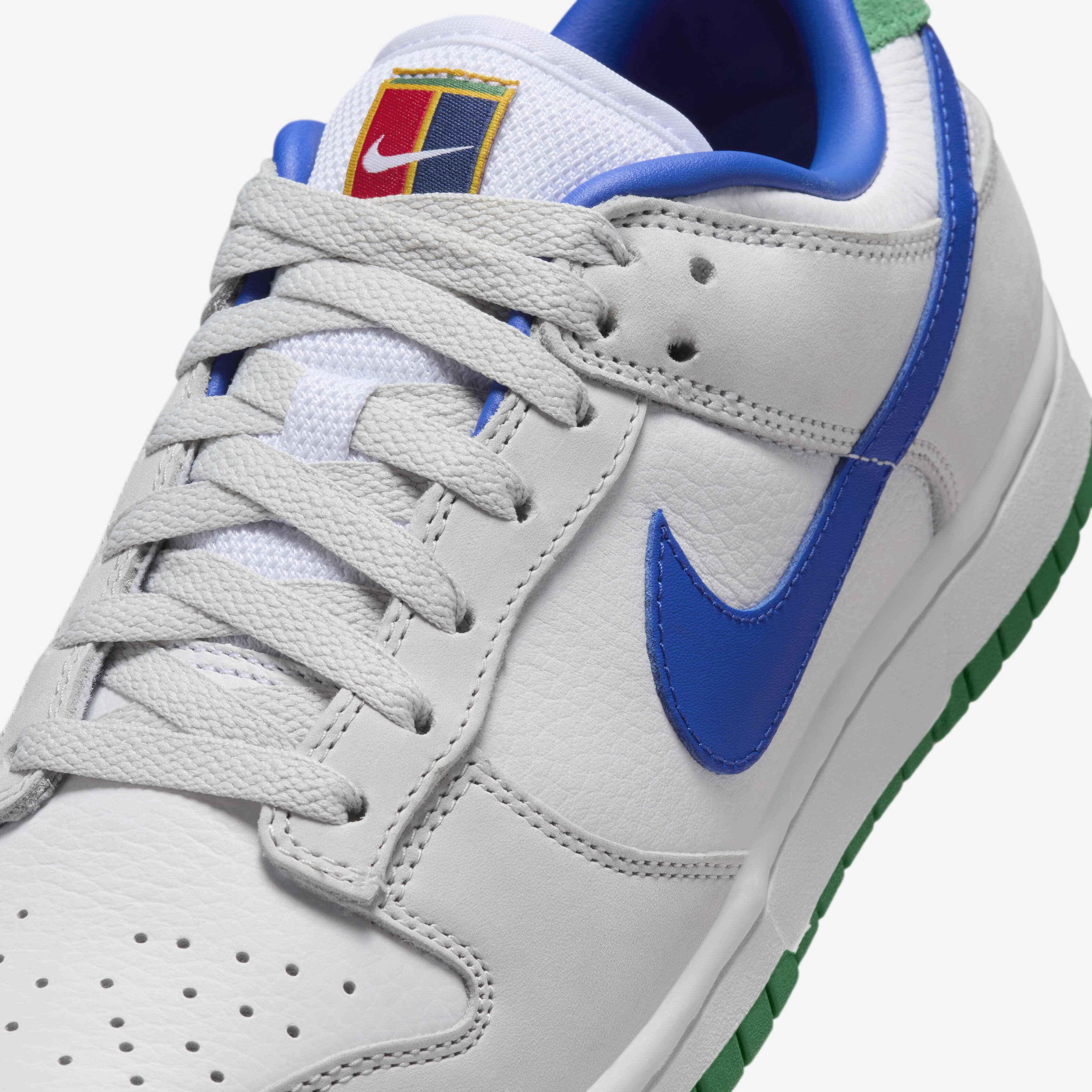 Nike low premium on sale