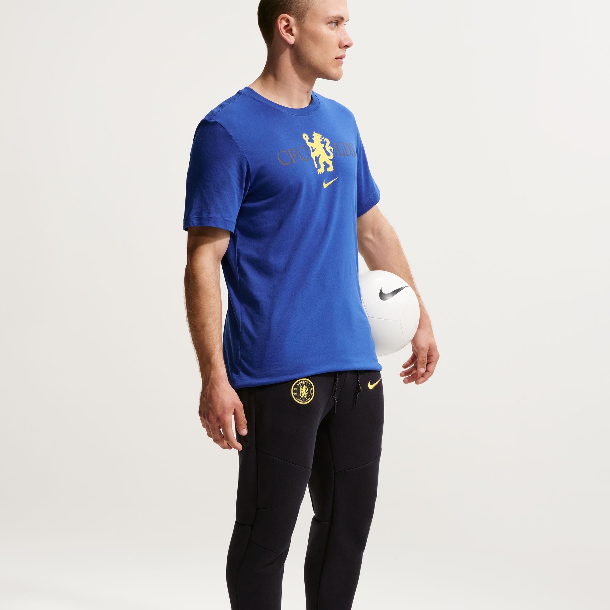 Chelsea FC Tech Fleece image number 4