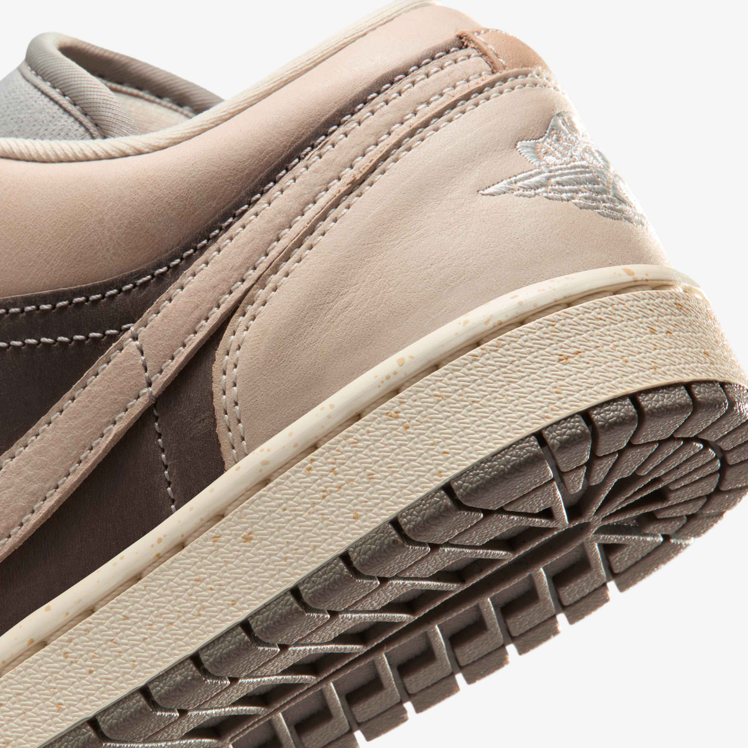 اير جوردن 1 لو SE image number 7