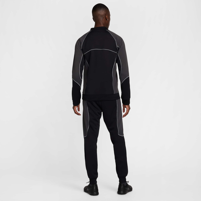 Nike Strike+ image number 1 Nike Strike+ image number 1