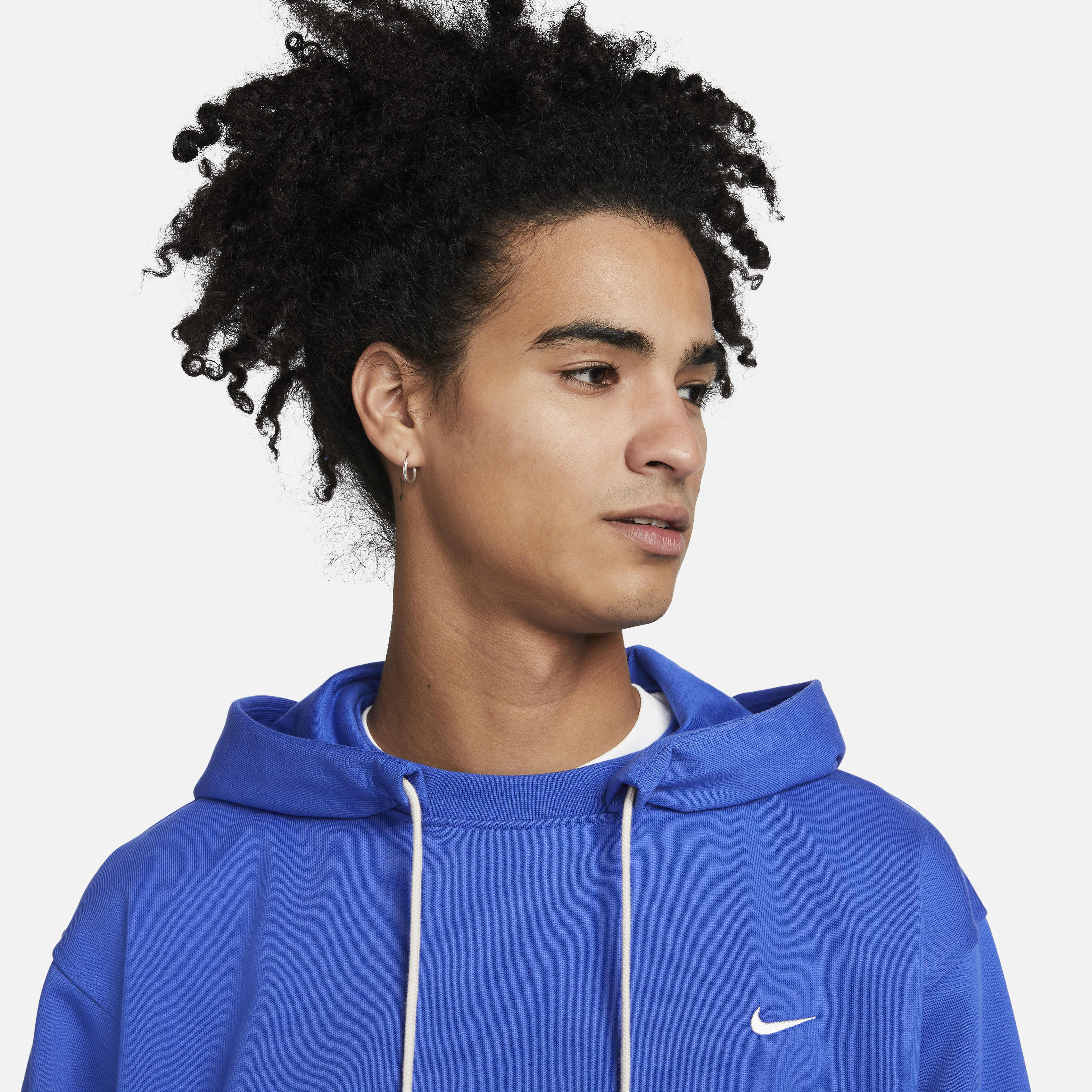 Nike Standard Issue image number 2
