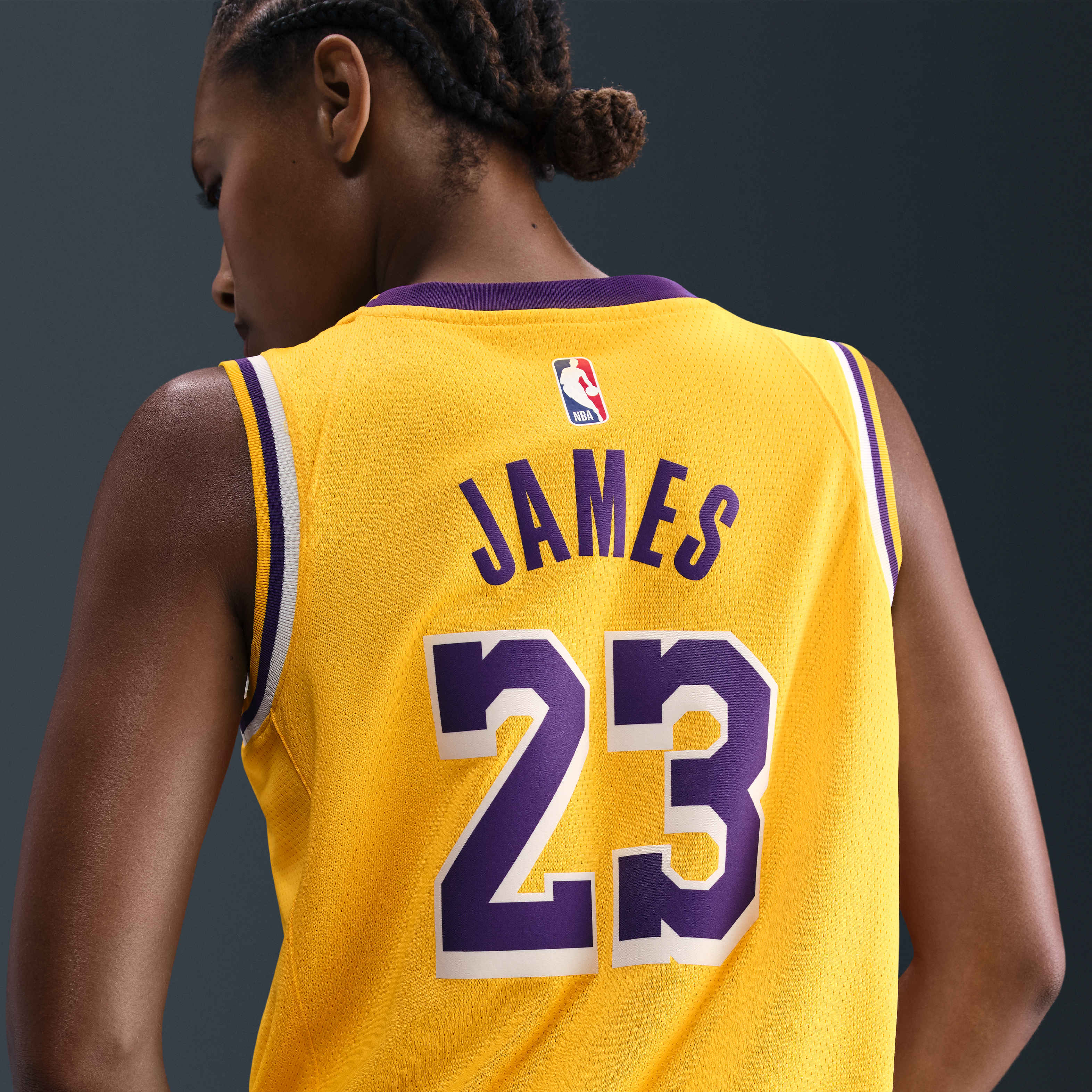 Los Angeles Lakers Icon Edition image number 3
