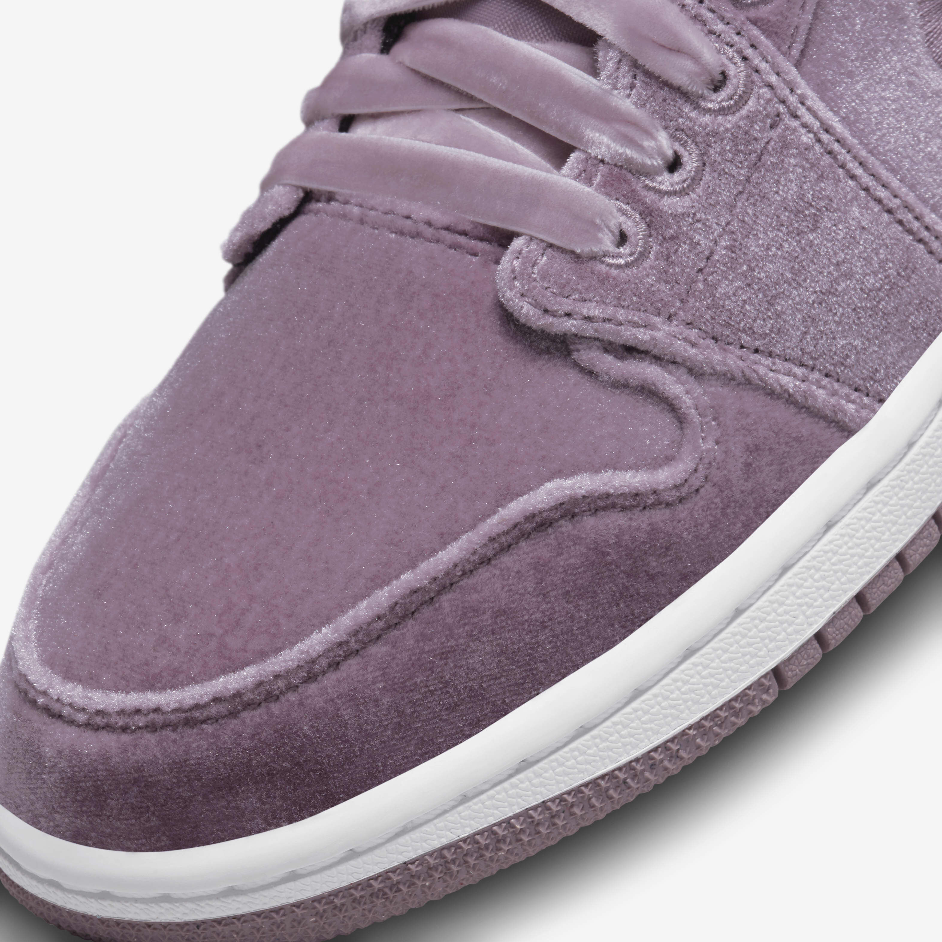 air jordan 1 mid se purple suede