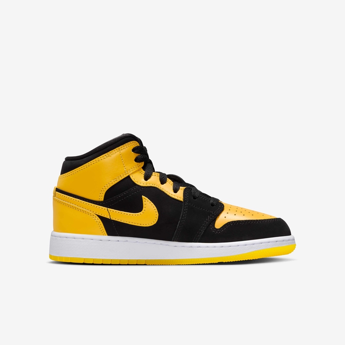 Air Jordan 1 Mid SE image number 2 Air Jordan 1 Mid SE image number 2