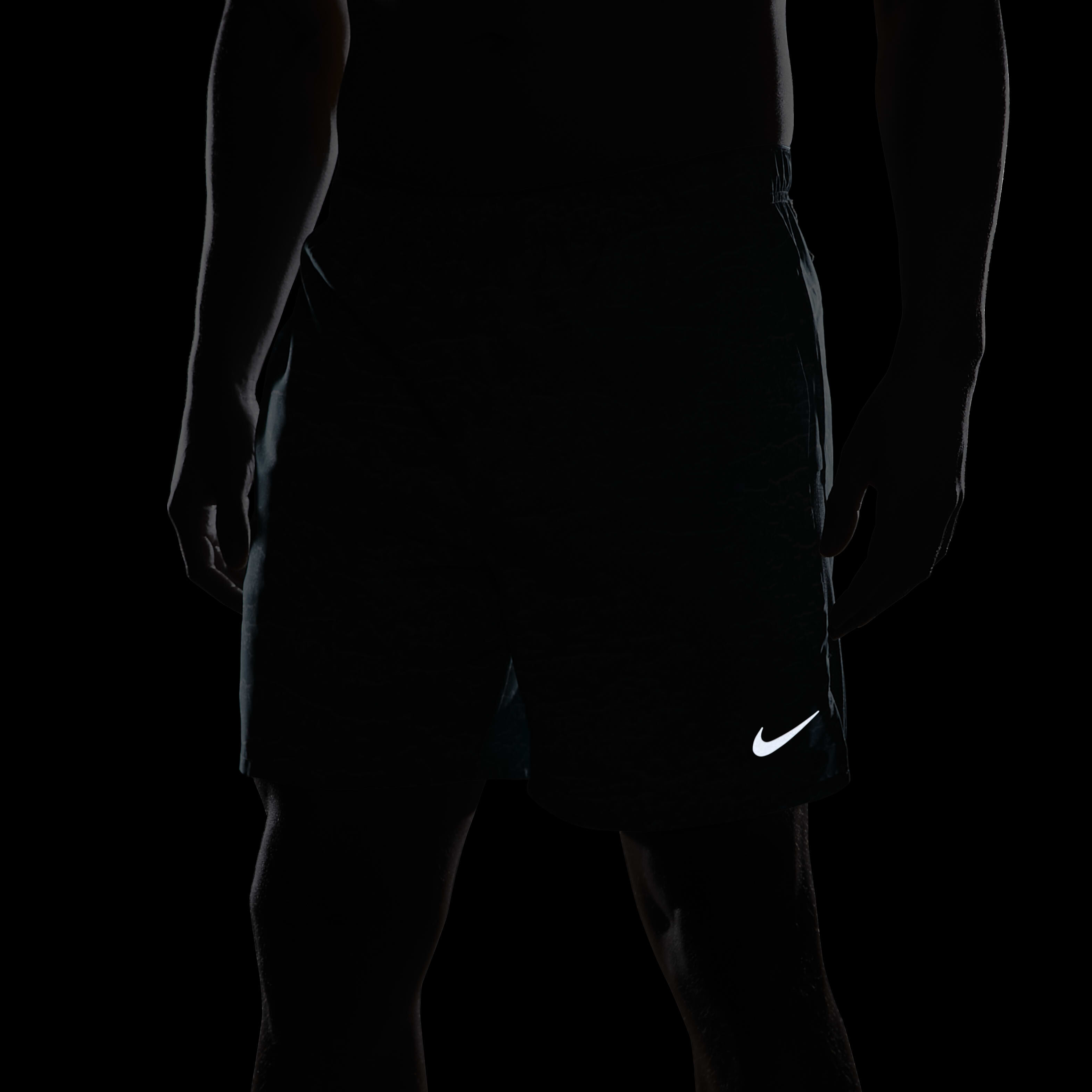 Nike Dri-FIT Run Division Challenger image number 8