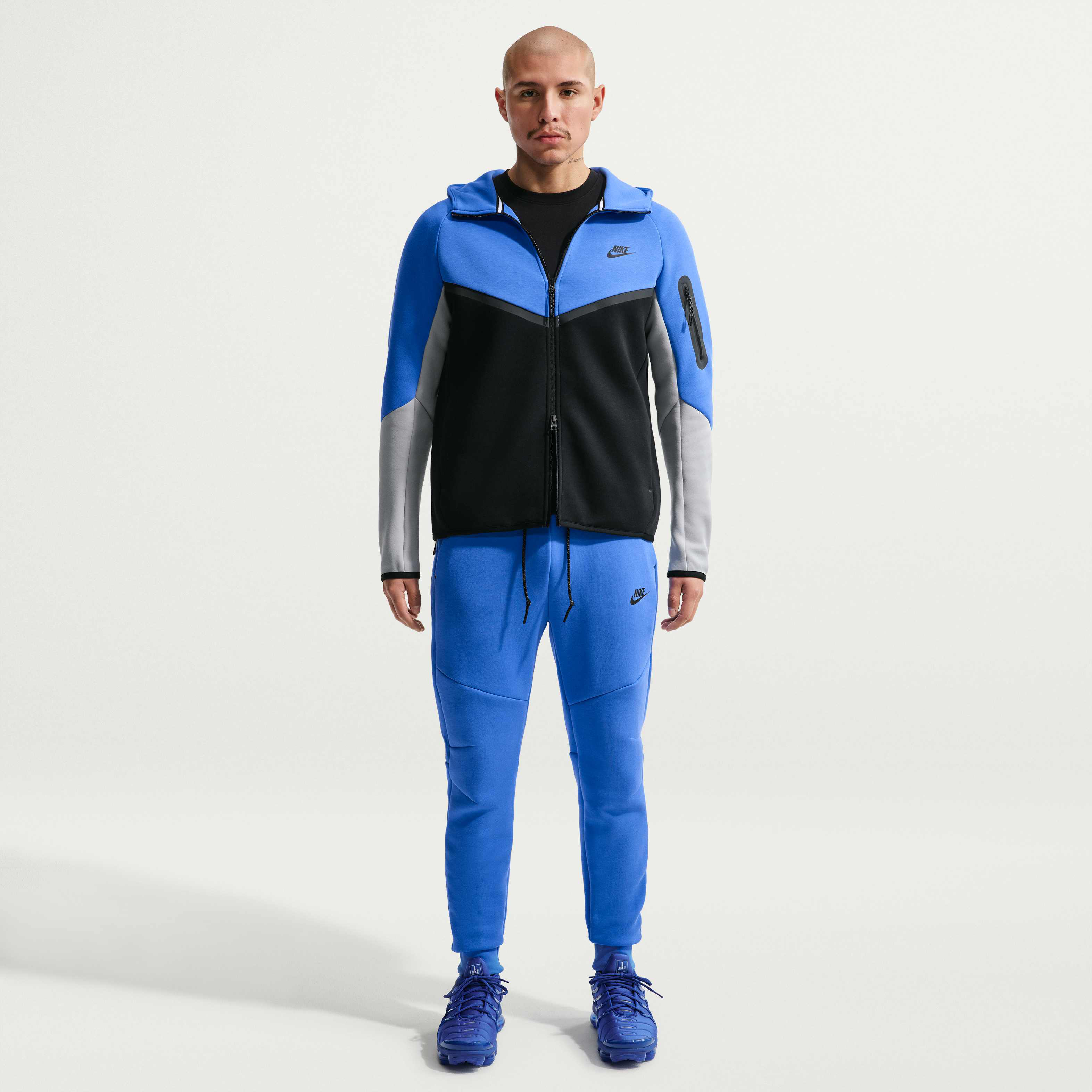 Nike Tech image number 0