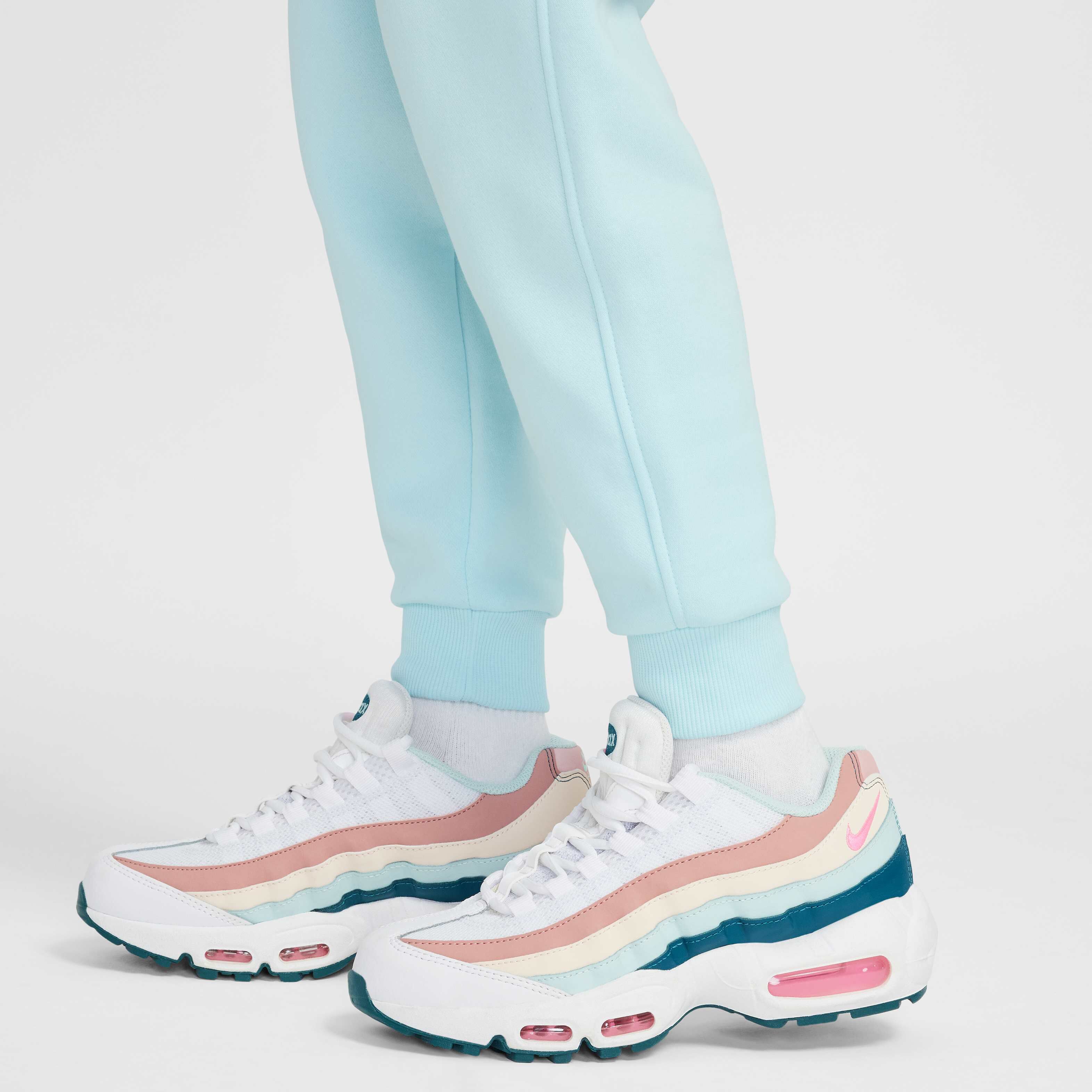 نايكي سبورتسوير كلوب فليس image number 5