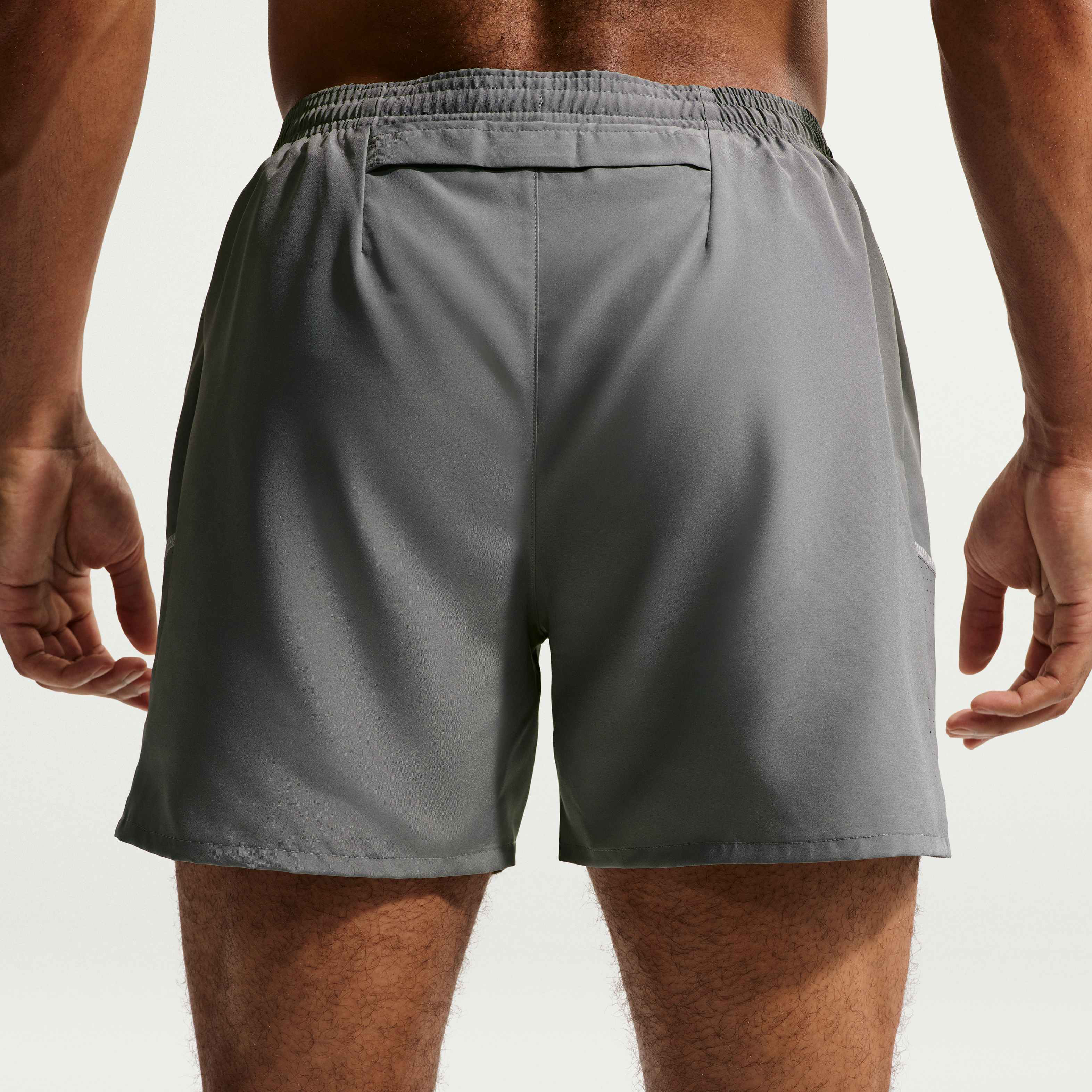 نايكي ميلر image number 2