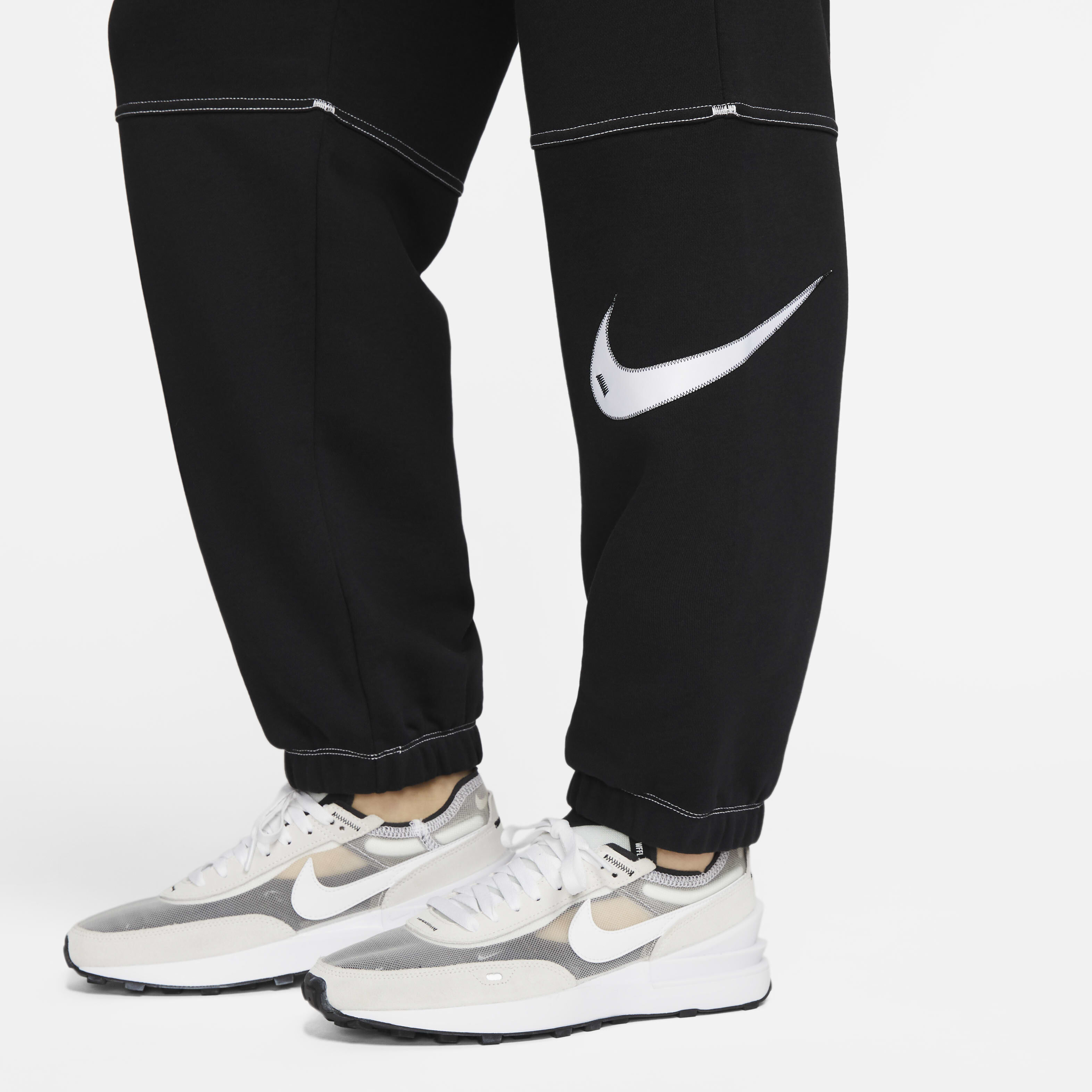 Nike Sportswear Swoosh image number 3