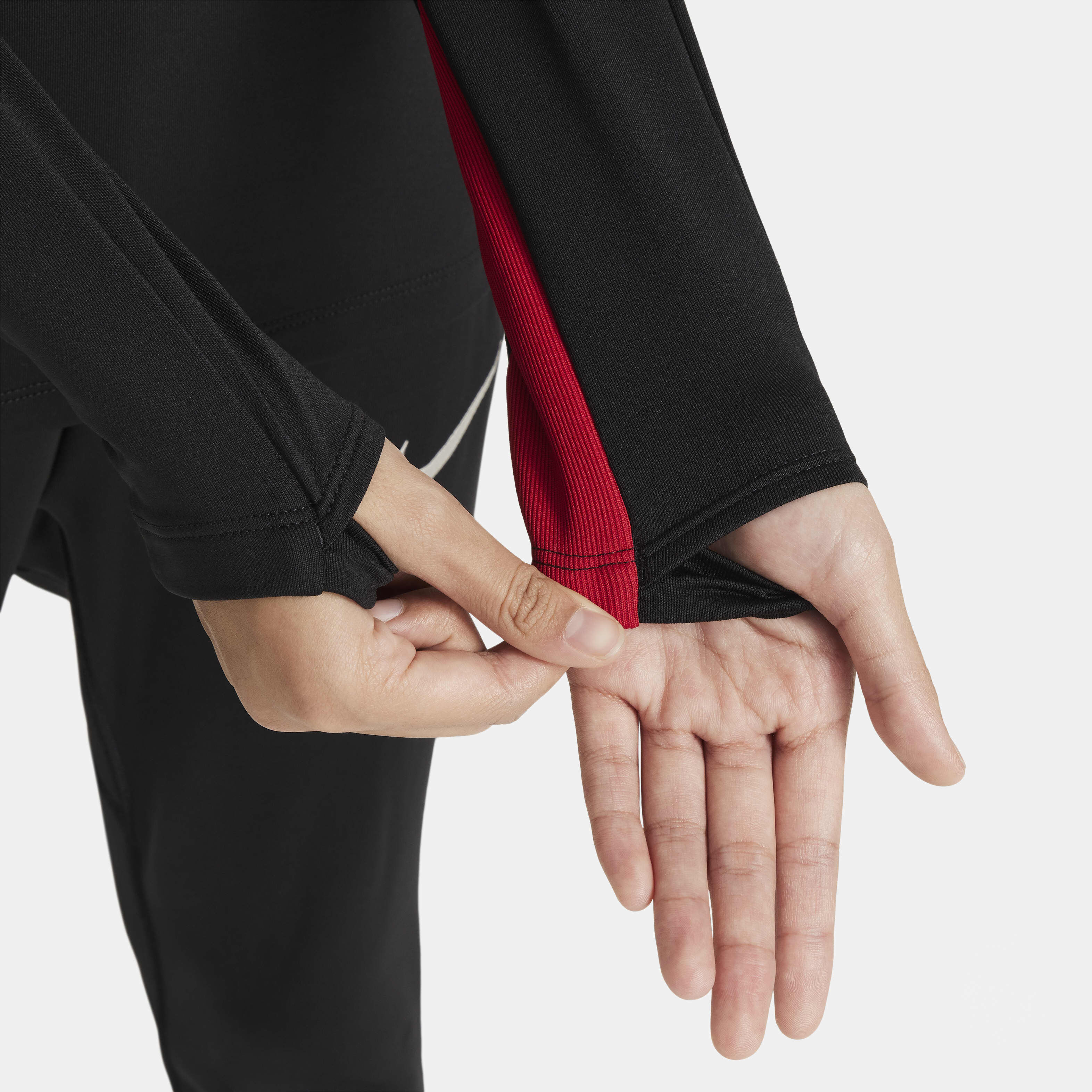 Liverpool F.C. Strike image number 5