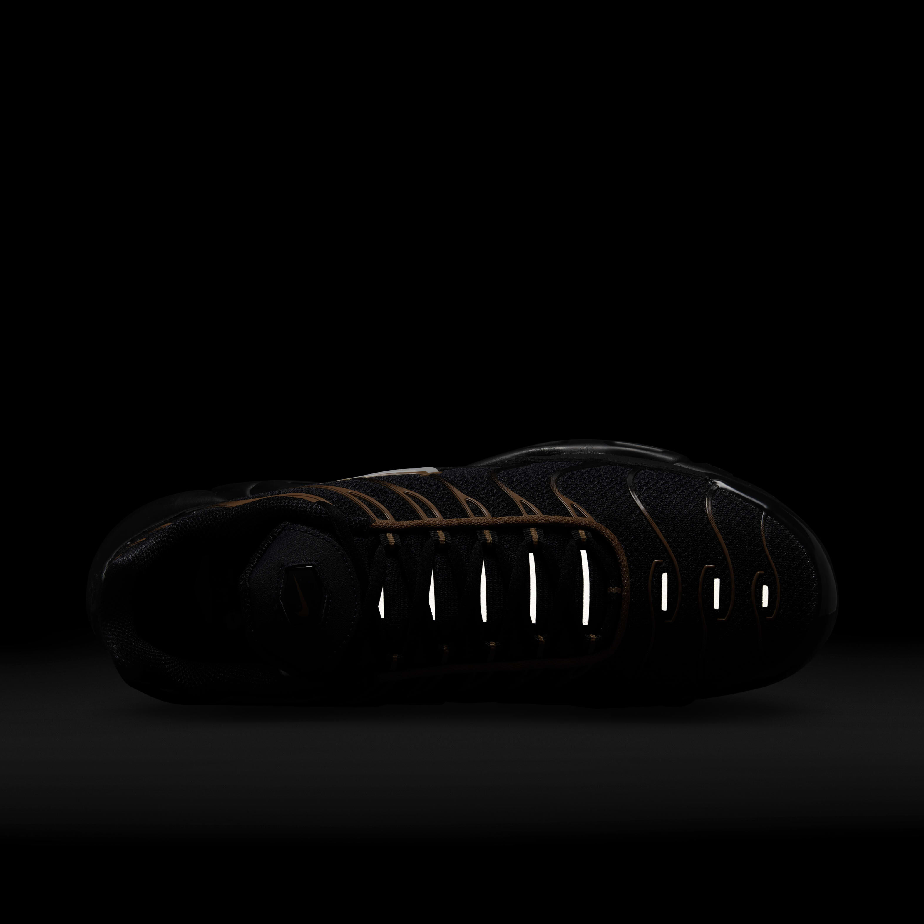 Nike Air Max Plus image number 8