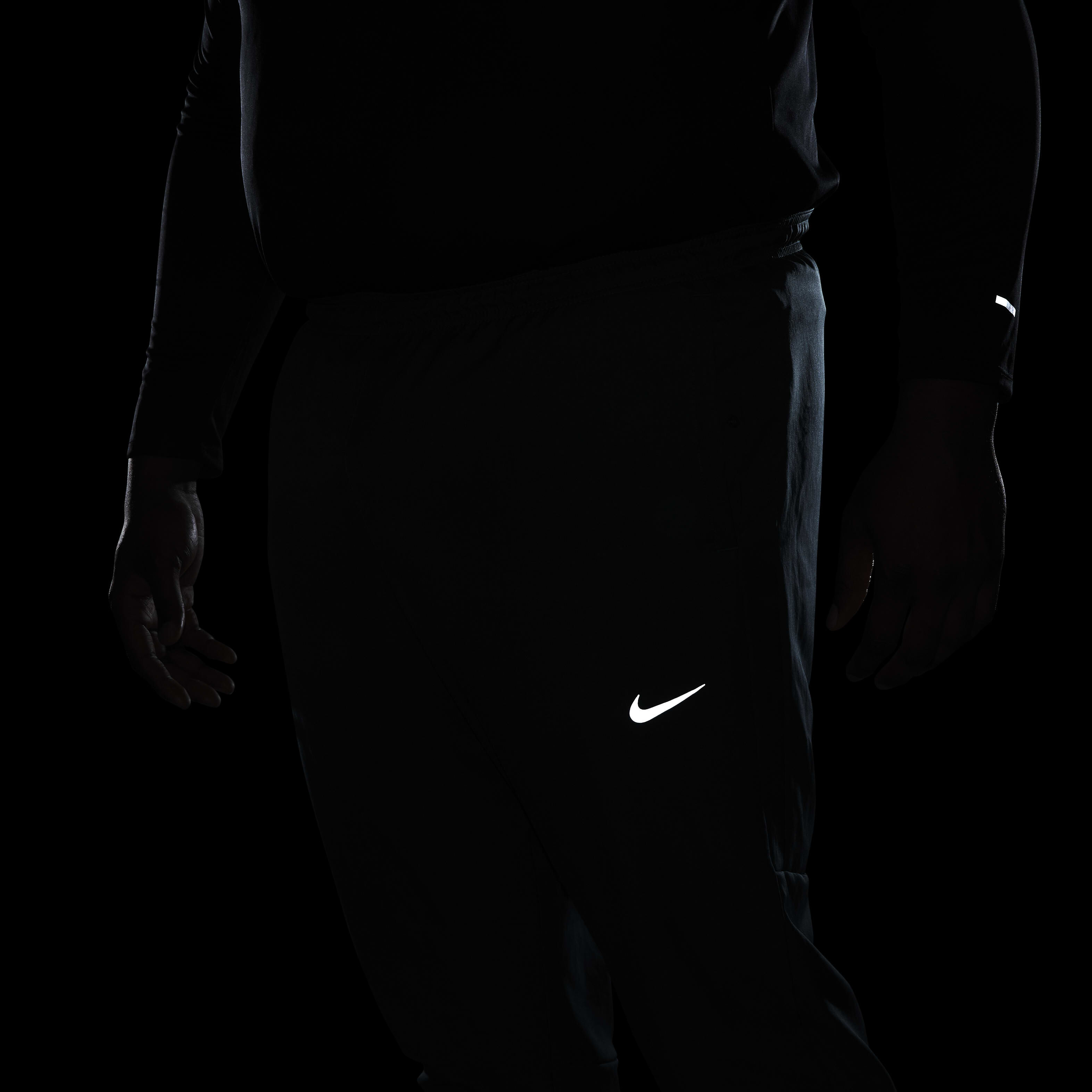 Nike Dri-FIT Challenger image number 15