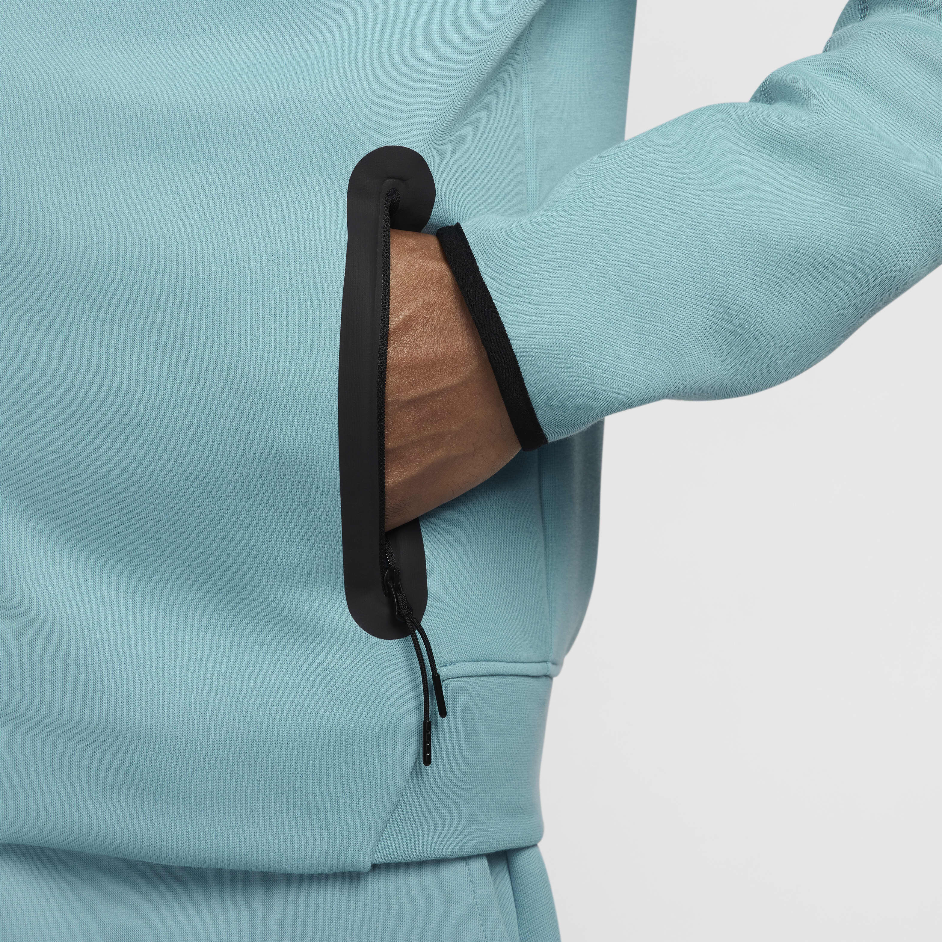 نايكي سبورتسوير تك فليس ويندرانر image number 7