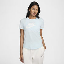 Nike Sportswear Essentials