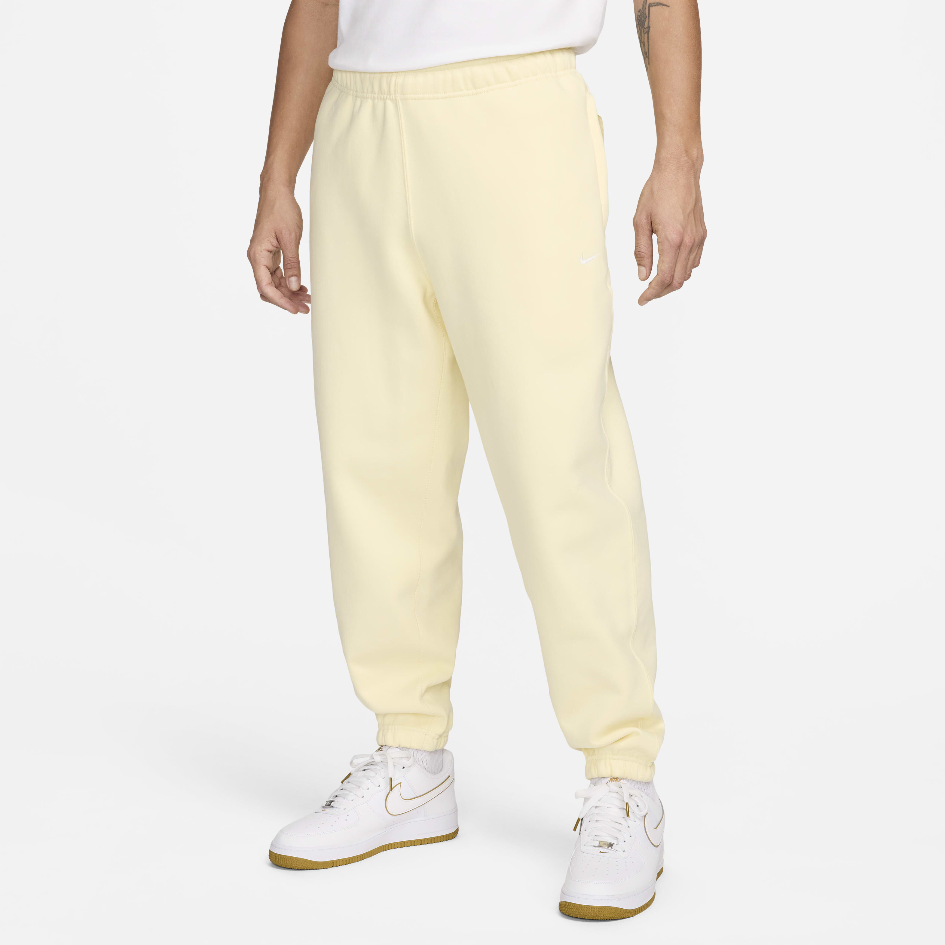 Nike swoosh khaki joggers 2025