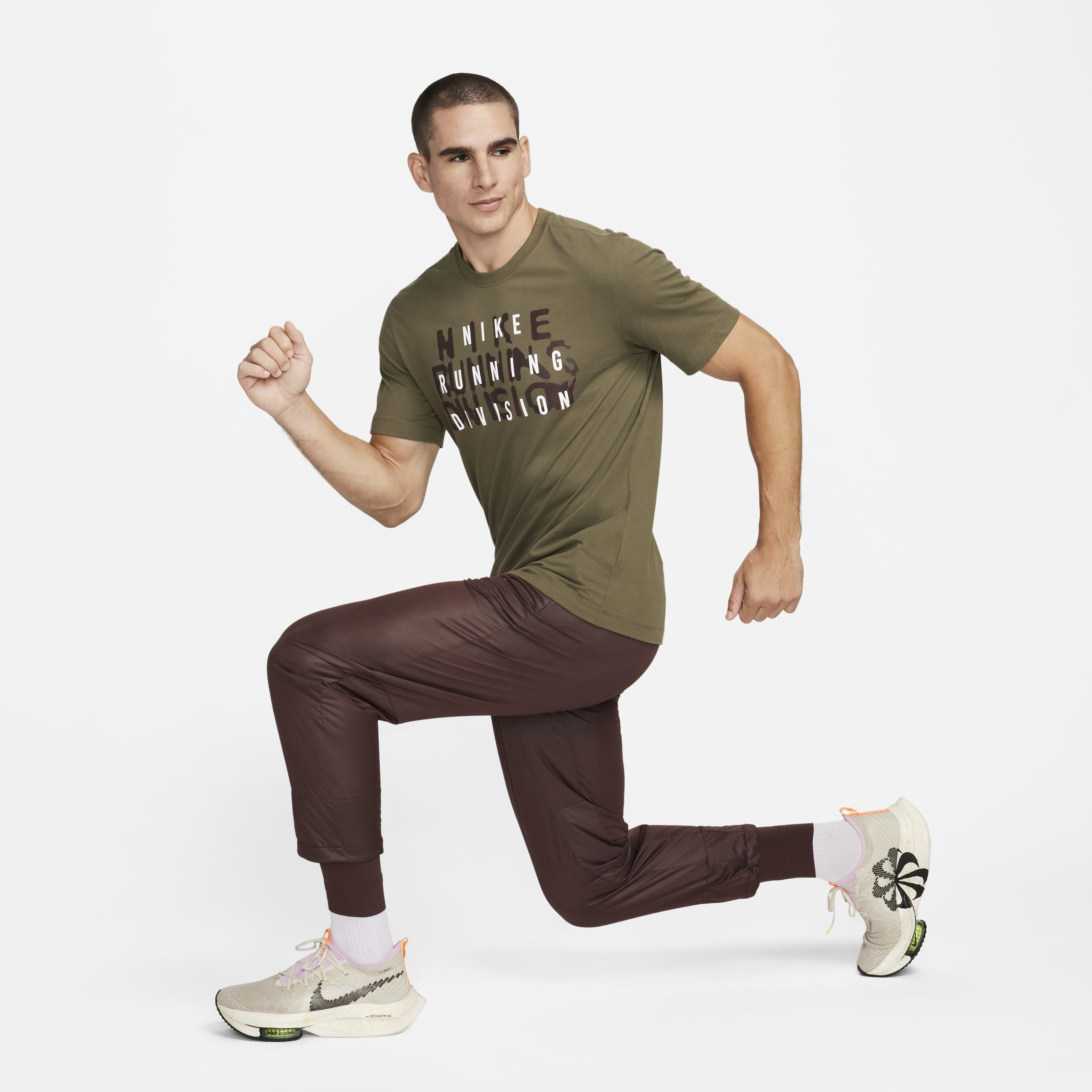 Nike Running Division Phenom image number 5