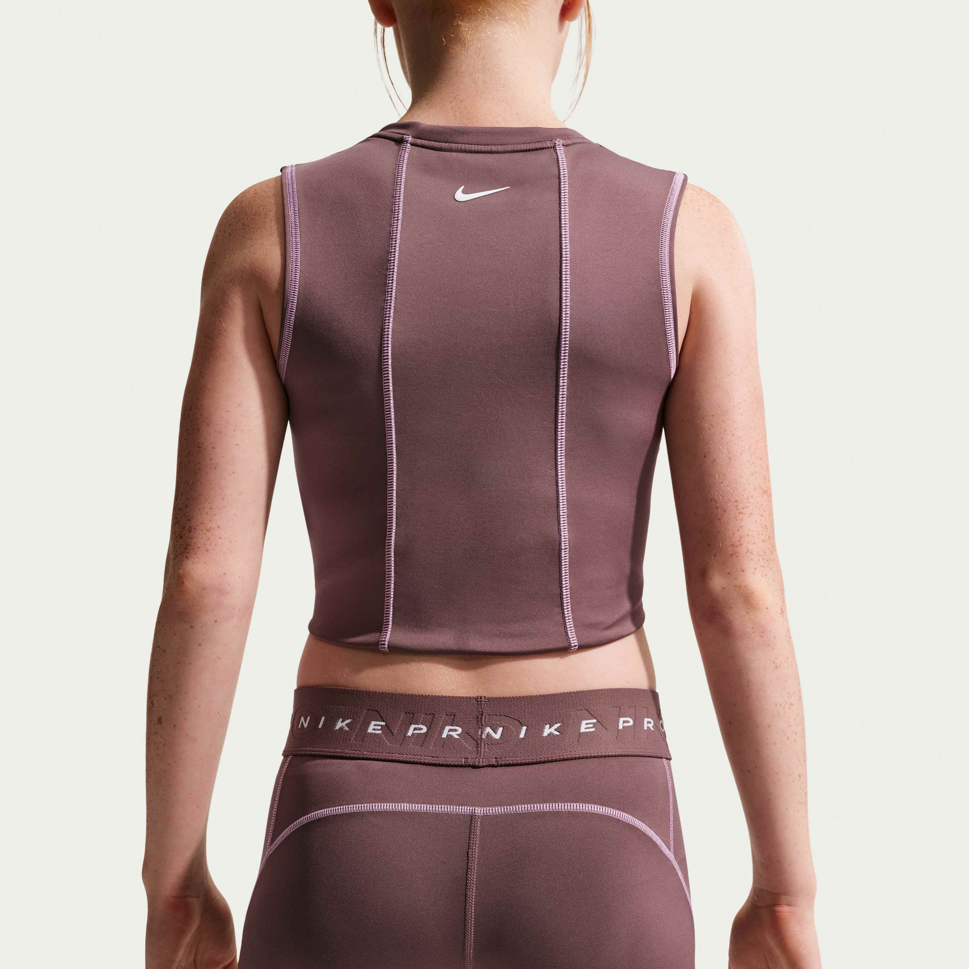 Nike Pro image number 2