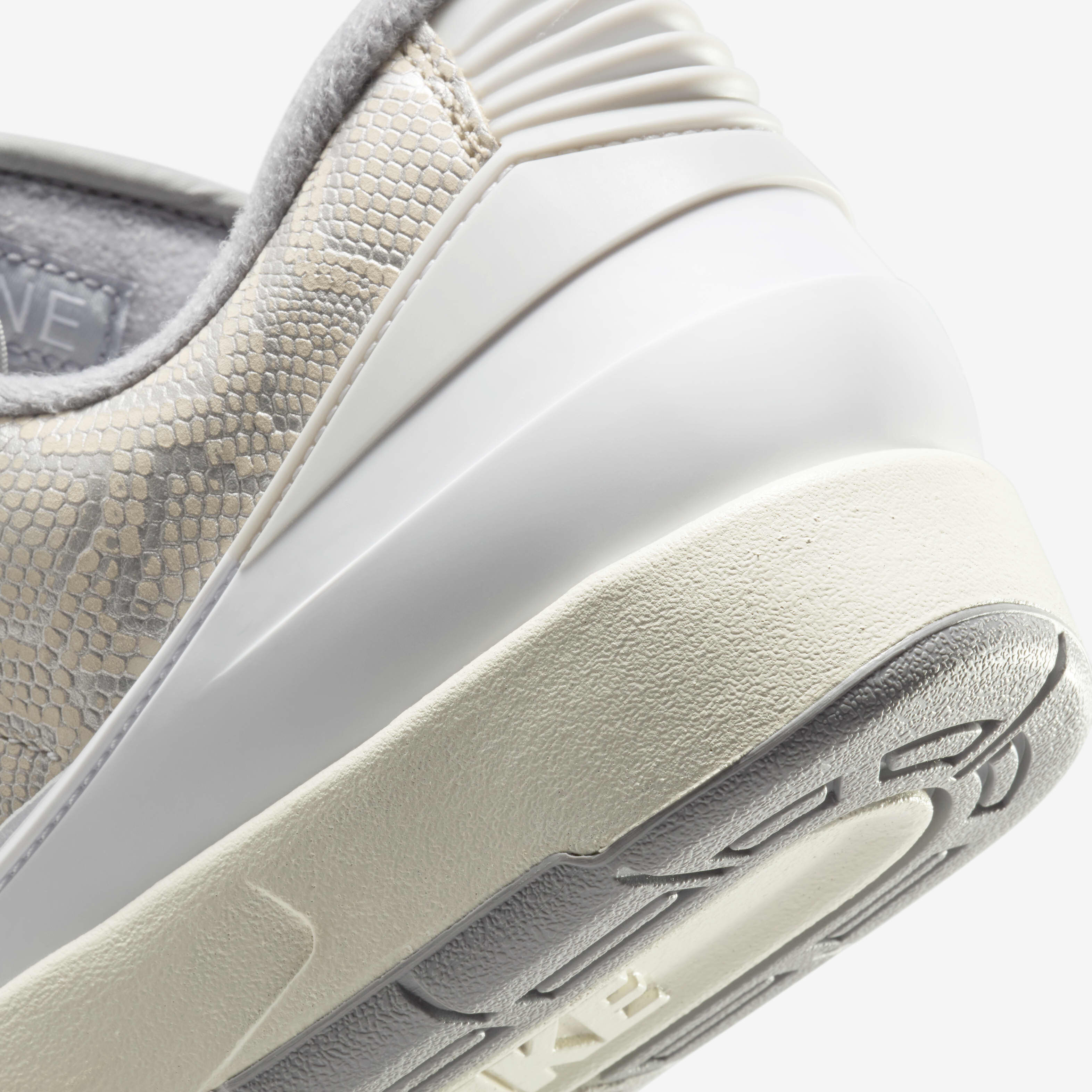 Air Jordan 2 Retro Low image number 7