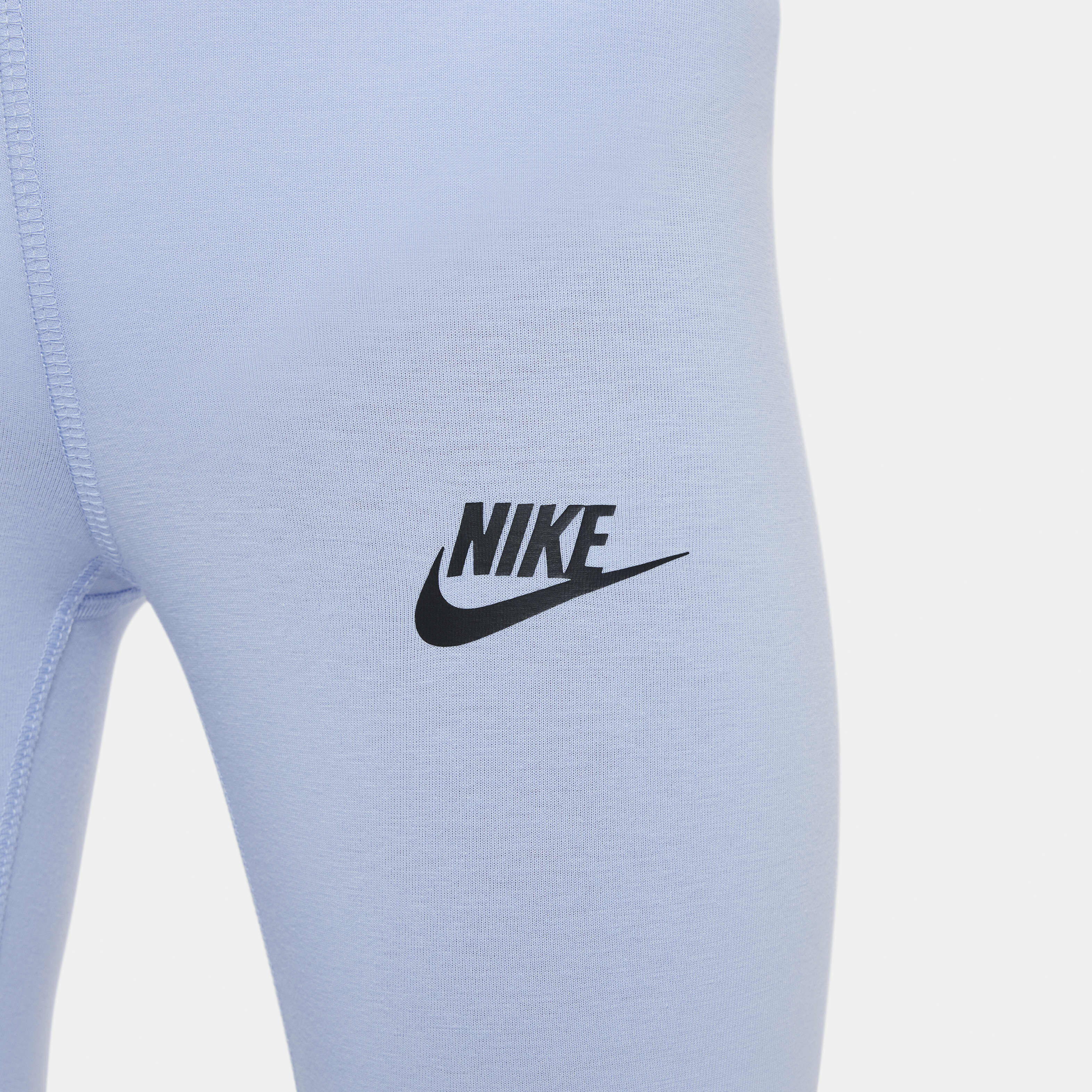 Nike Sportswear Favourites image number 2