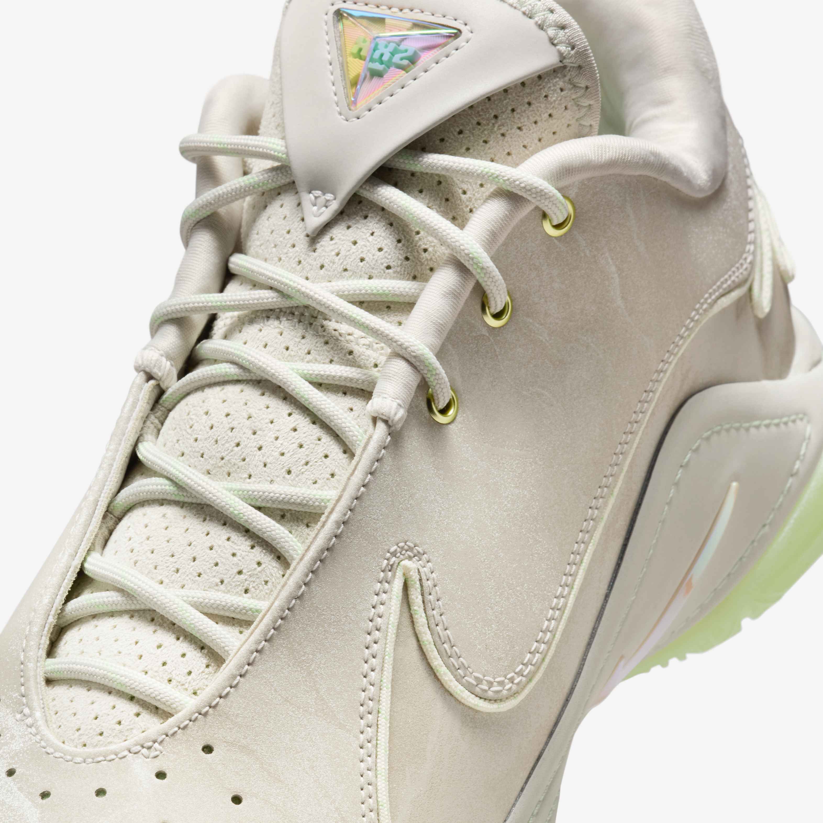 ليبرون XXII 'تانل فيجن' image number 6