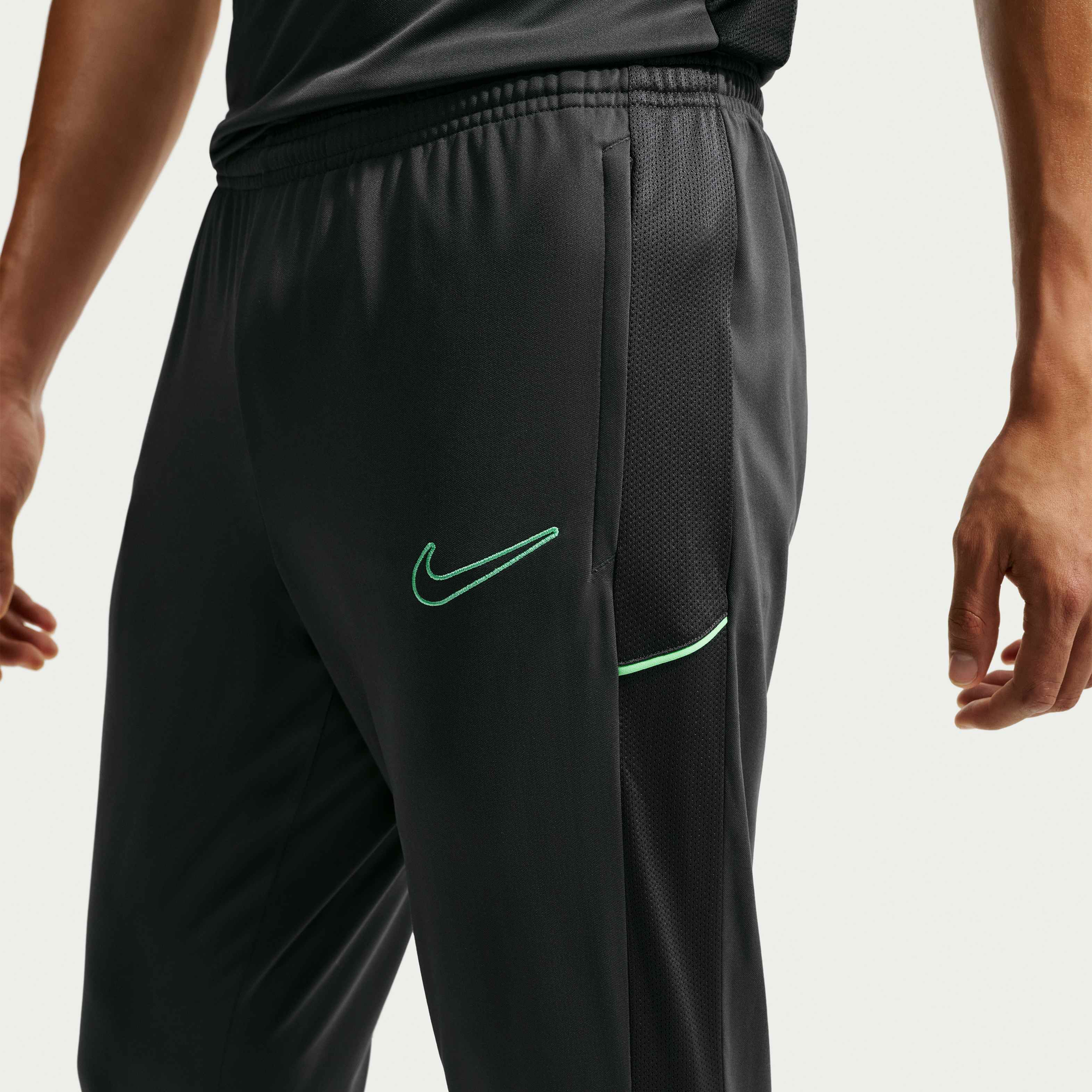 Zoom image