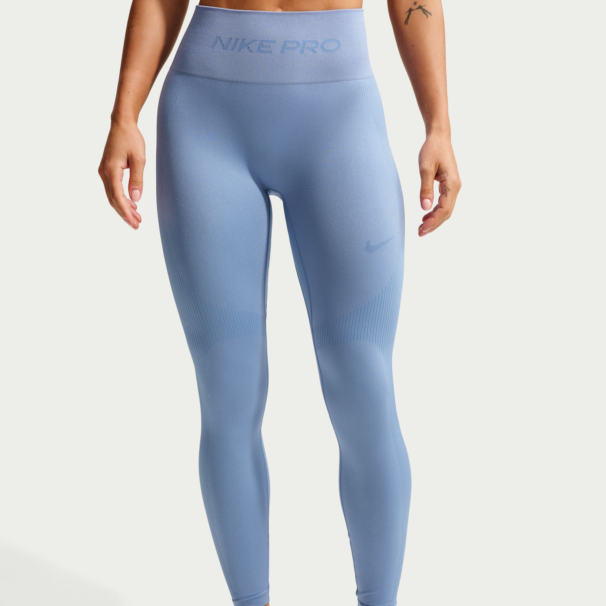 Nike Pro Seamless image number 2
