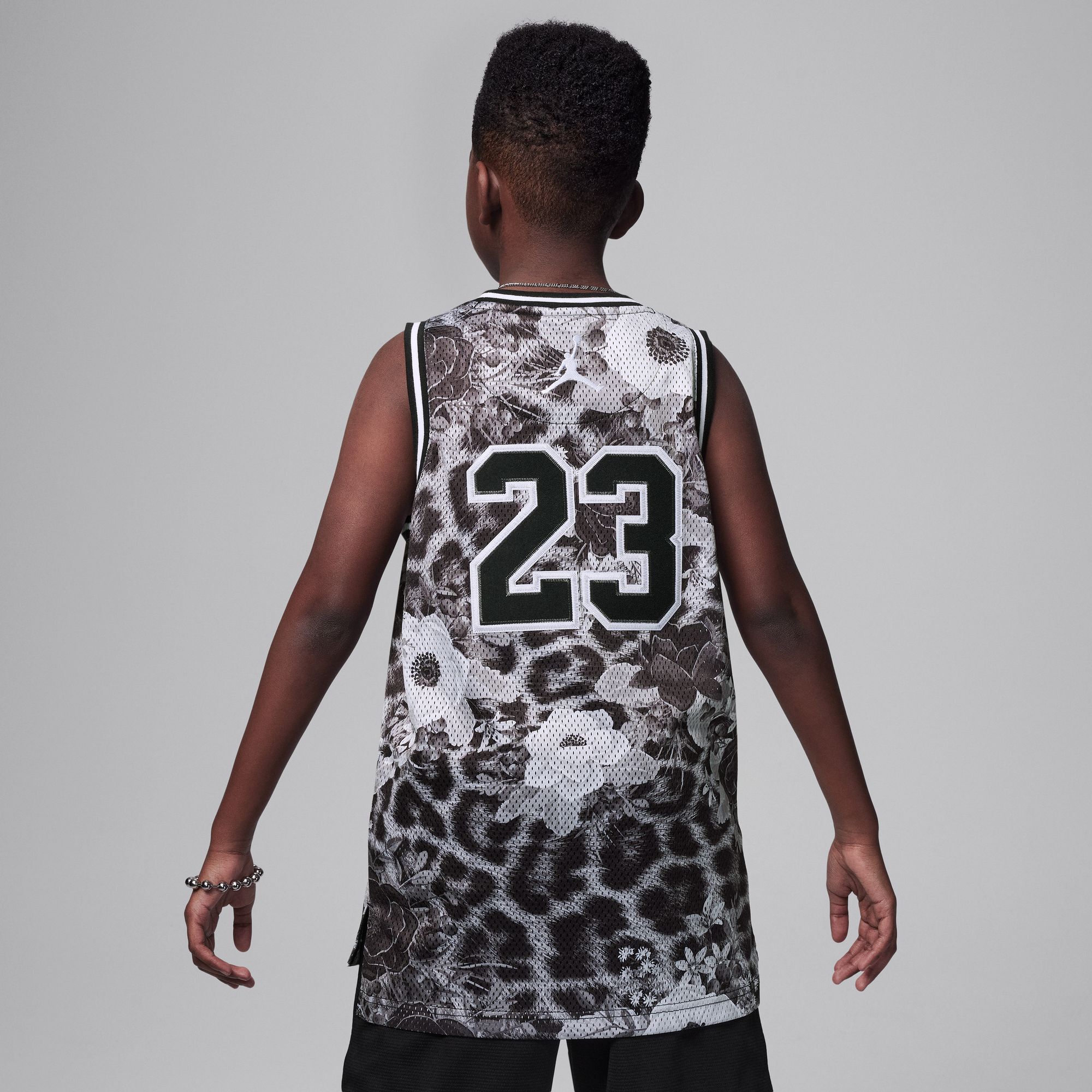 تيشيرت جوردن 23 سترايبد image number 5