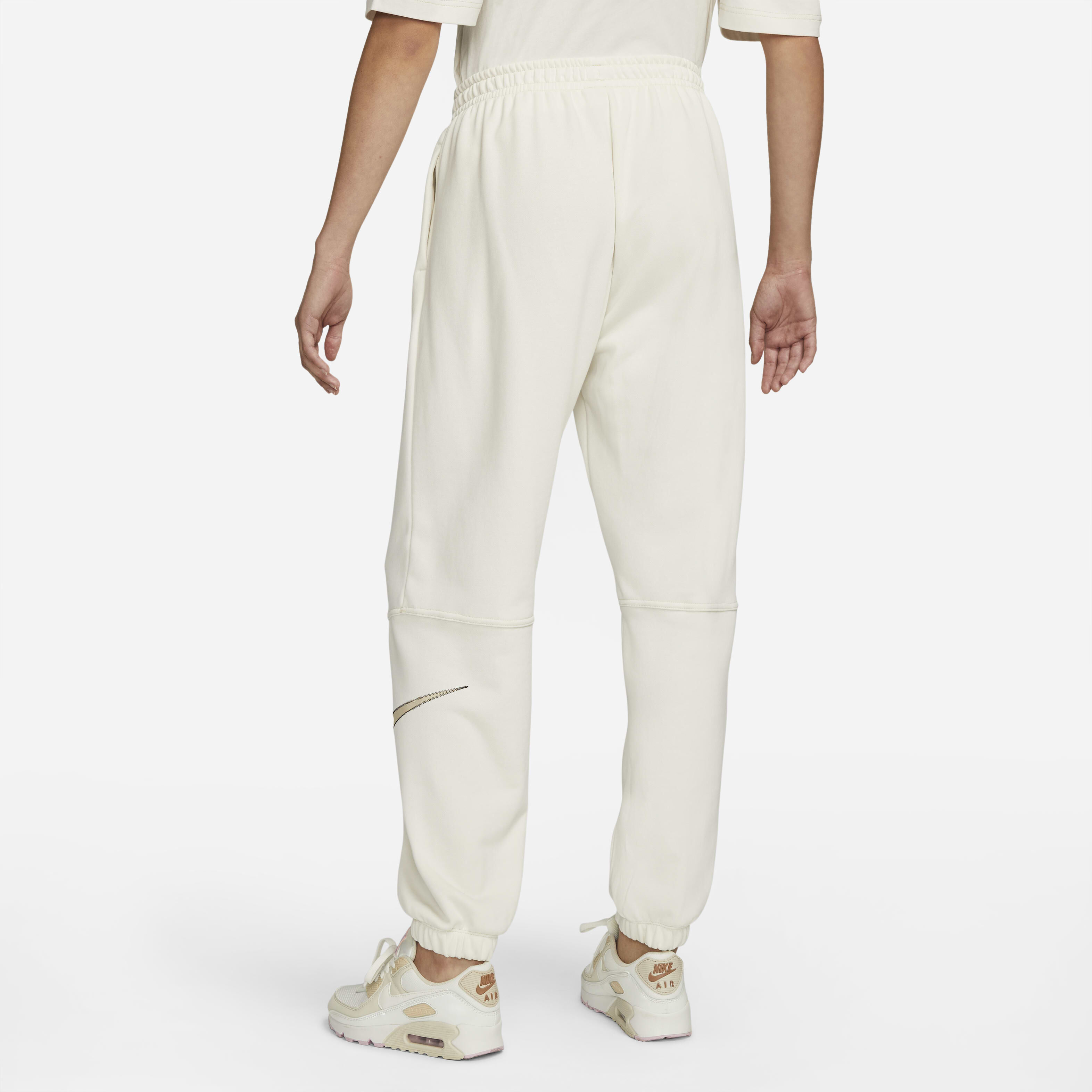 Nike Sportswear Swoosh image number 1