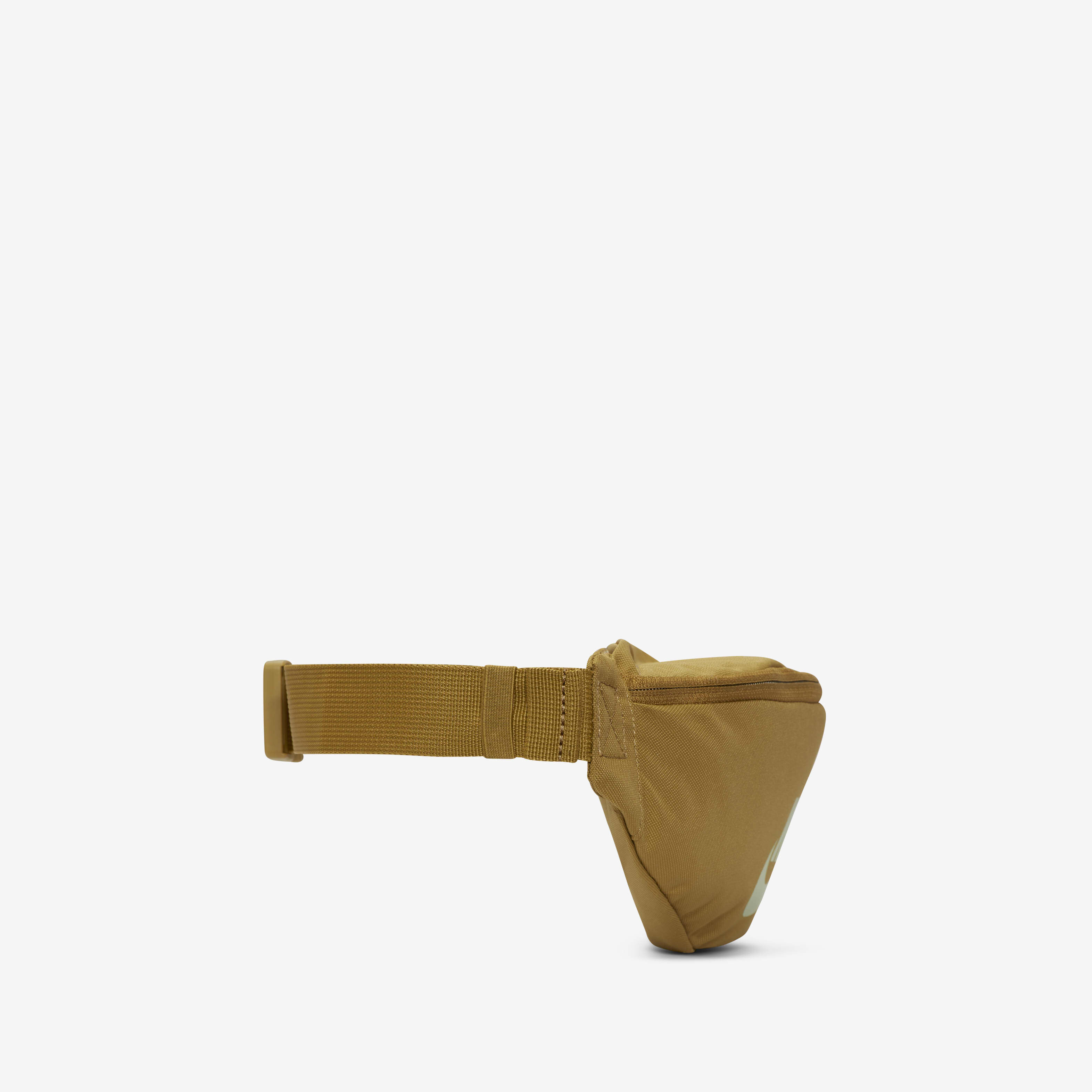 نايكي هيرتج image number 2