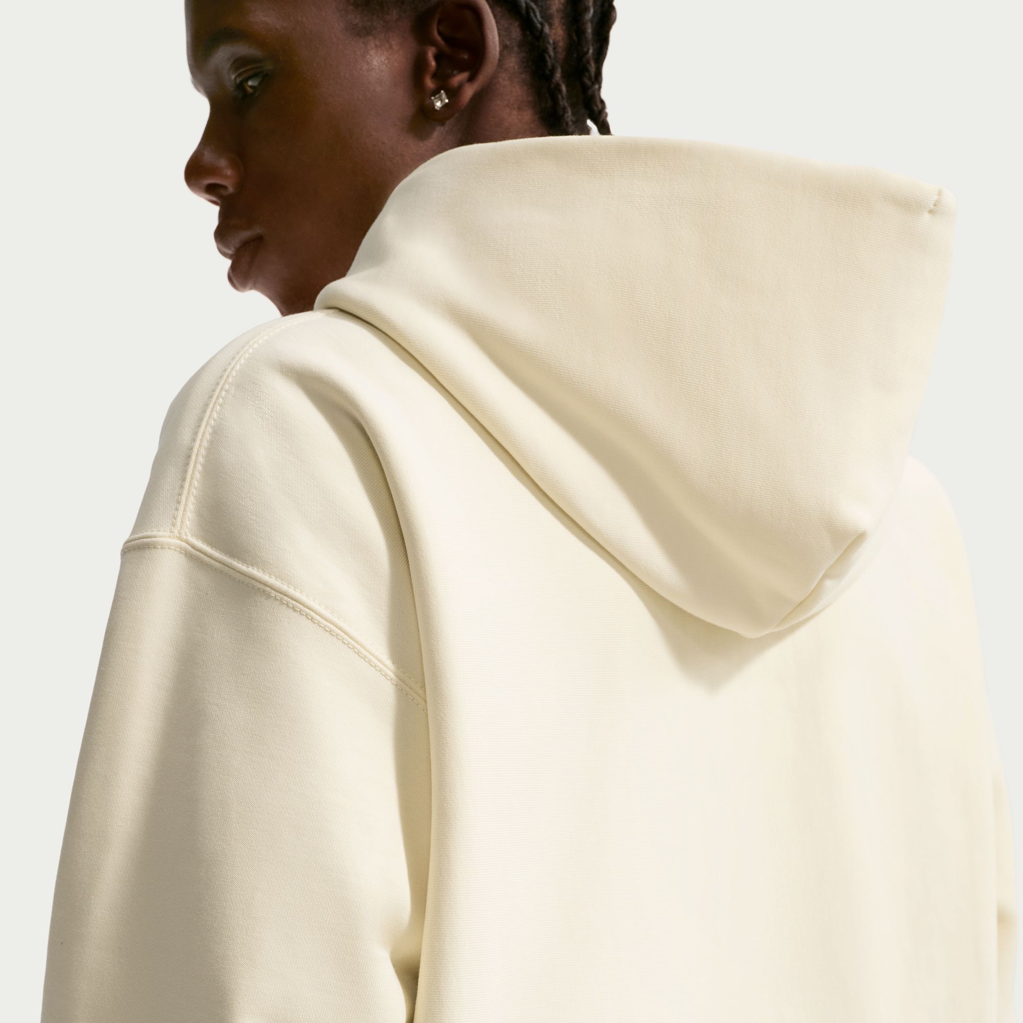 Nike Solo Swoosh image number 3