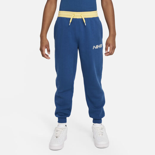 نايكي سبورتسوير امبليفاي